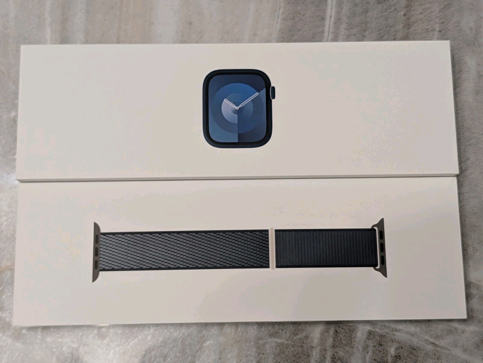 Apple Watch Series 9 45mm w/Midnight Sport Loop Band MR9C3LL/A (GPS)