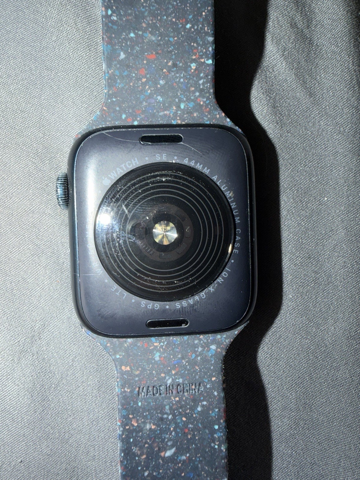 Apple Watch SE 44mm Black Aluminum GPS LTE Water-Resistant Speckled Band