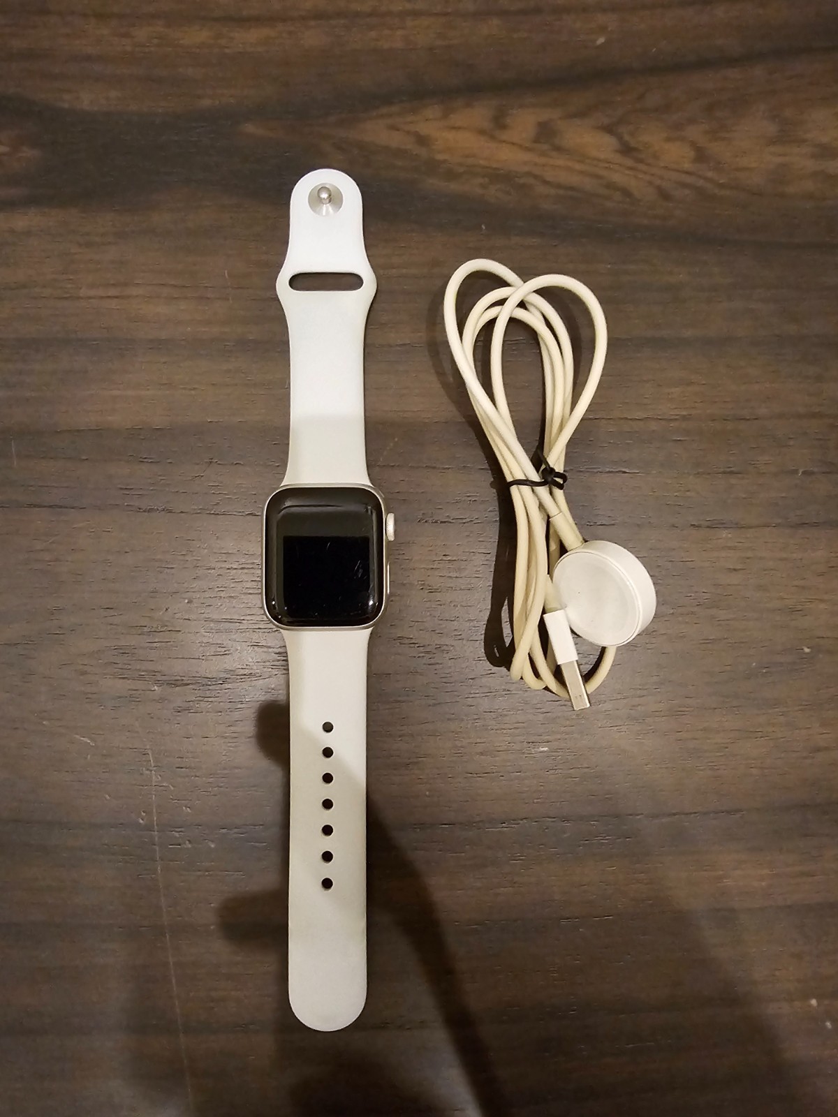 Apple Watch Series 4 40 mm Silver Aluminum Case with White Sport Band MU642LL/A