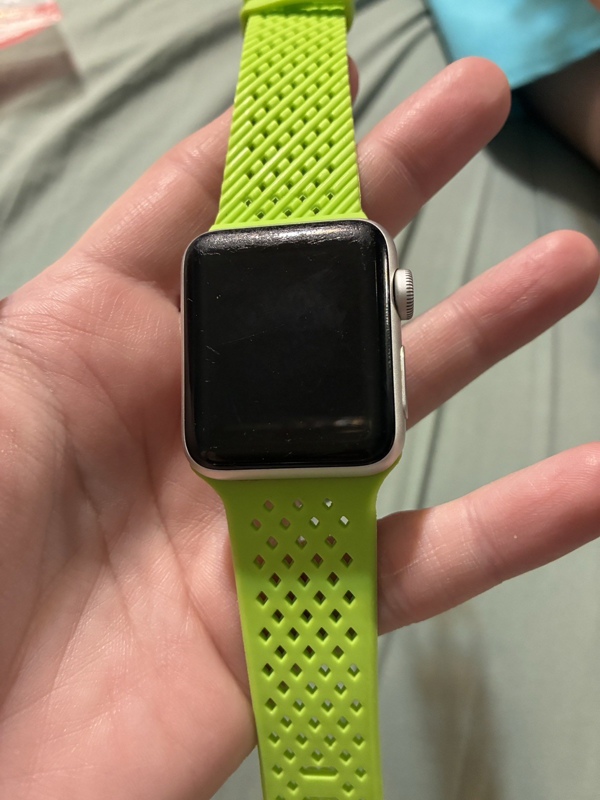 Apple Watch 38mm Silver Aluminum Case Green Silicone Band Bluetooth Unlocked