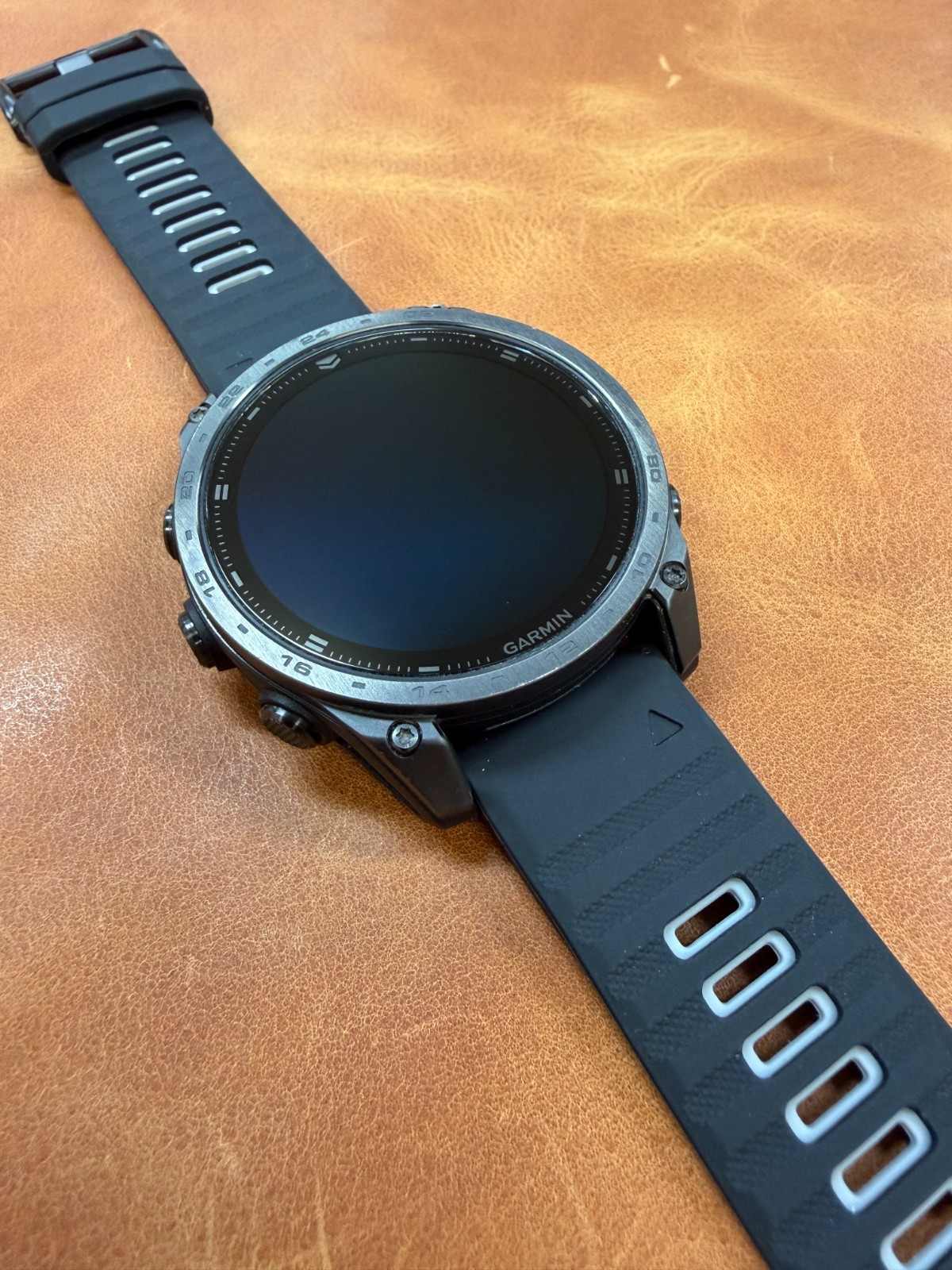 Garmin tactix 8 AMOLED 47mm AB Ultralight Sapphire Titanium 010-03405-00 LN