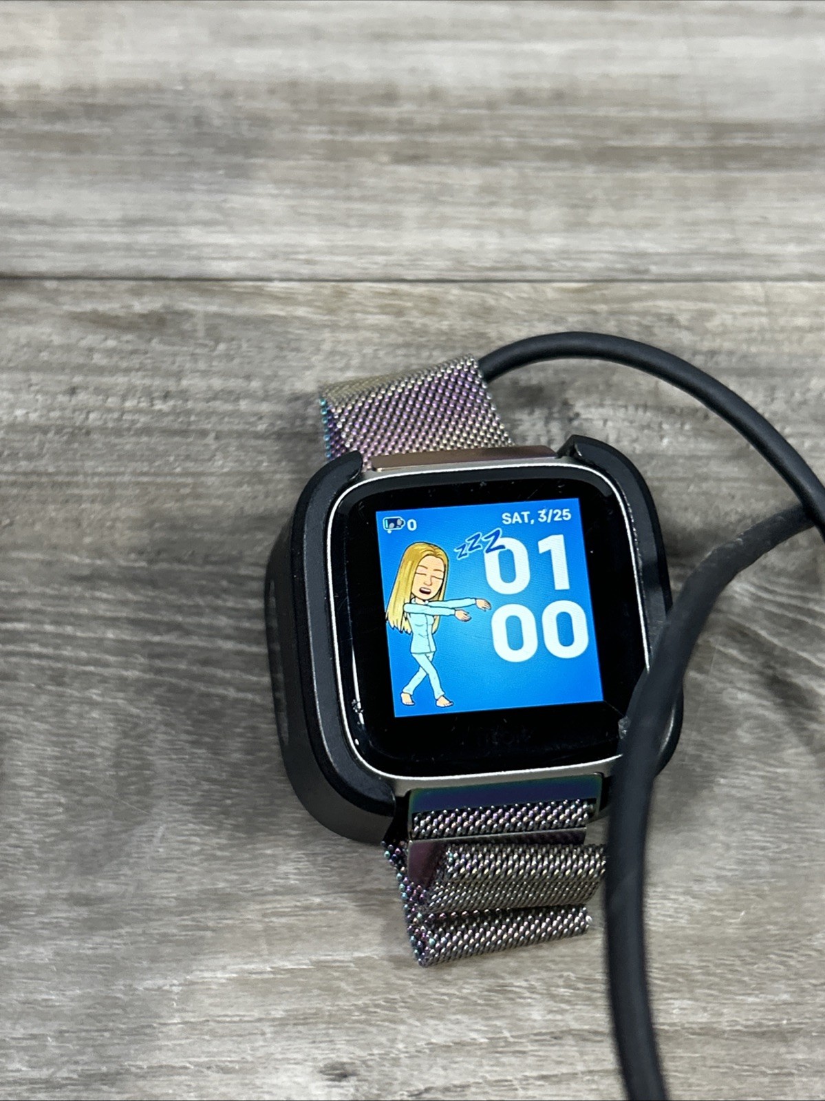 Fitbit Versa (1st Gen) Smart Watch – Rose Gold see pictures before buying