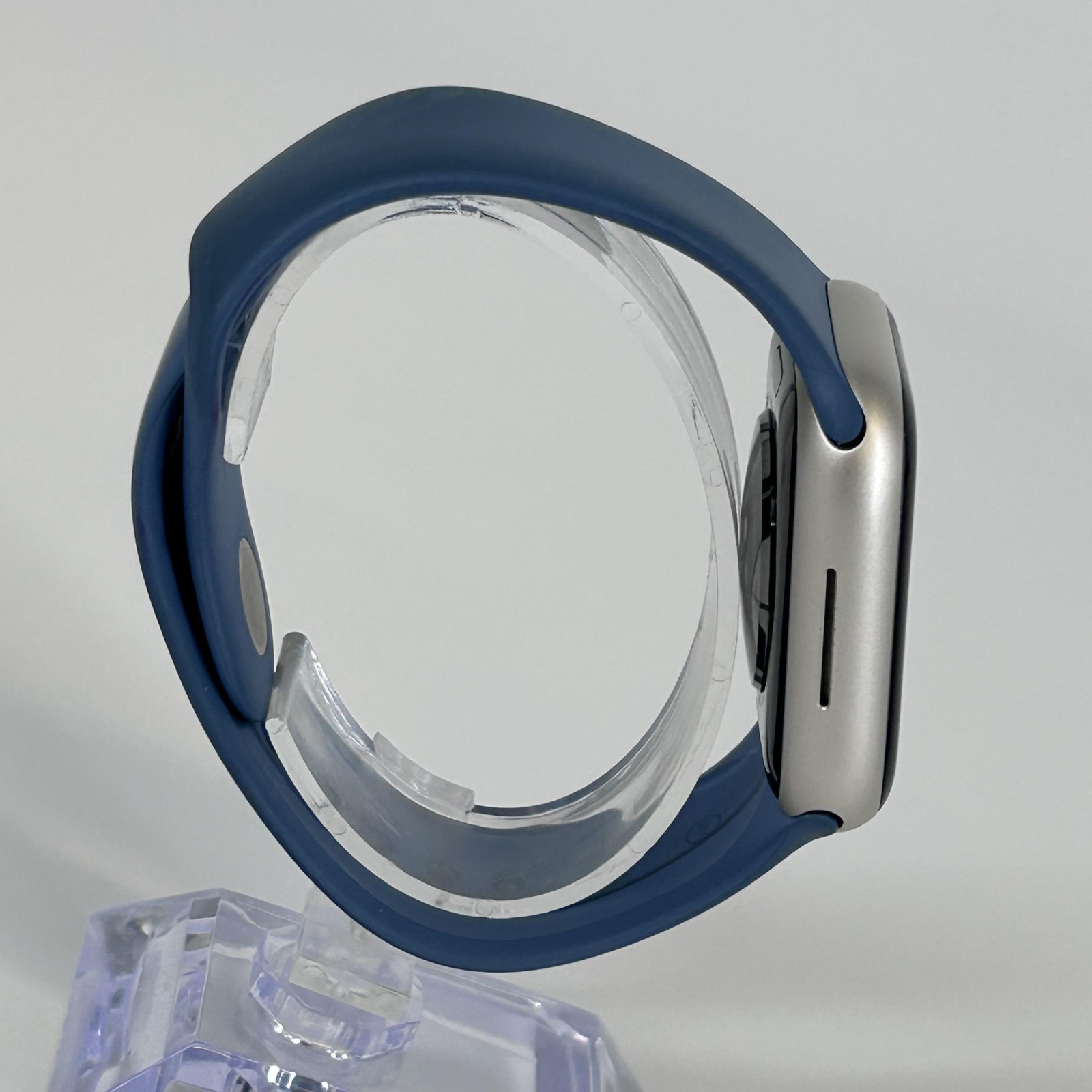 Apple Watch (Series 9) 41mm Starlight Aluminum (LTE) w/ Blue Sport – Good