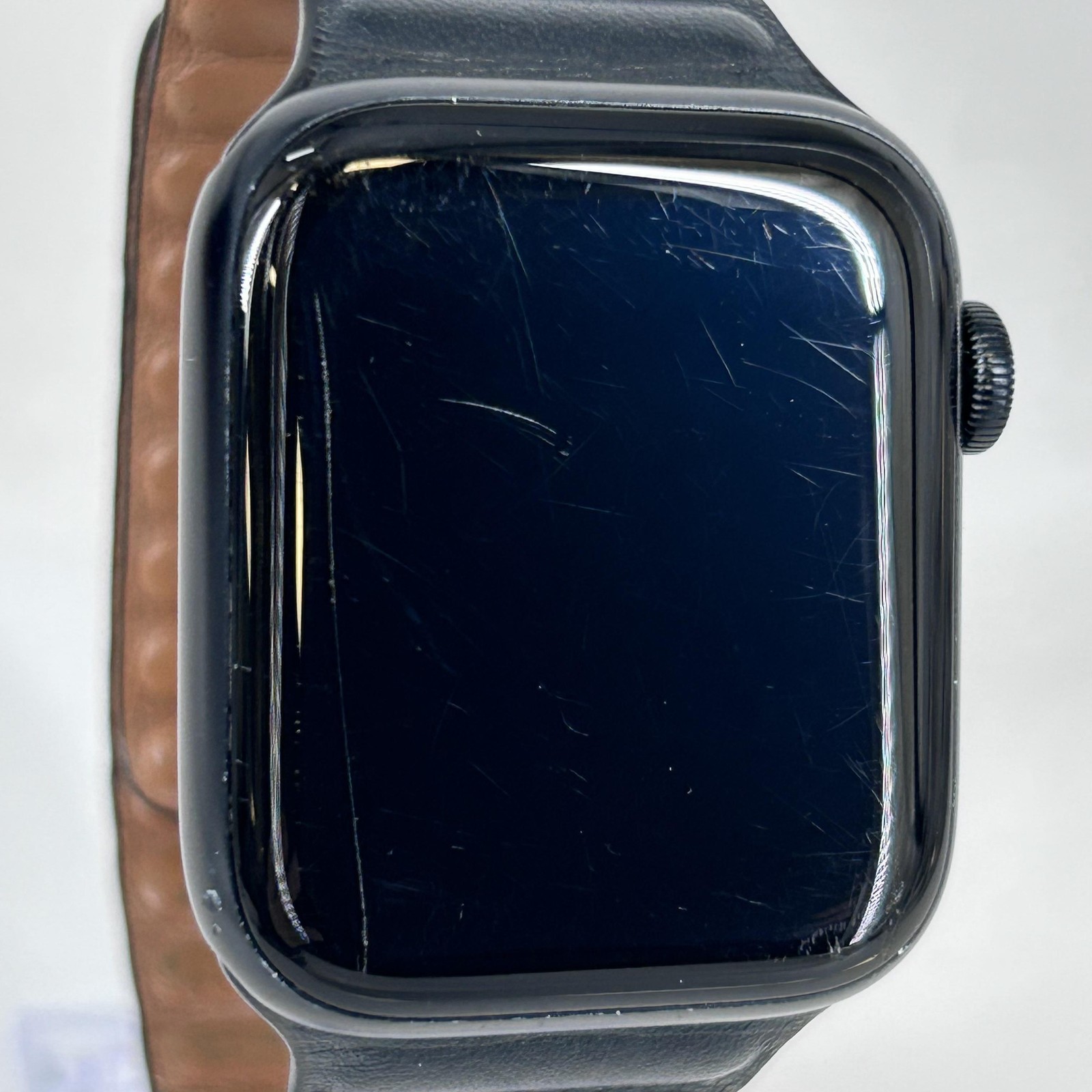 Apple Watch (SE) 2nd Gen. 44mm Black Aluminum (GPS) w/ Magnetic Link Band – Fair
