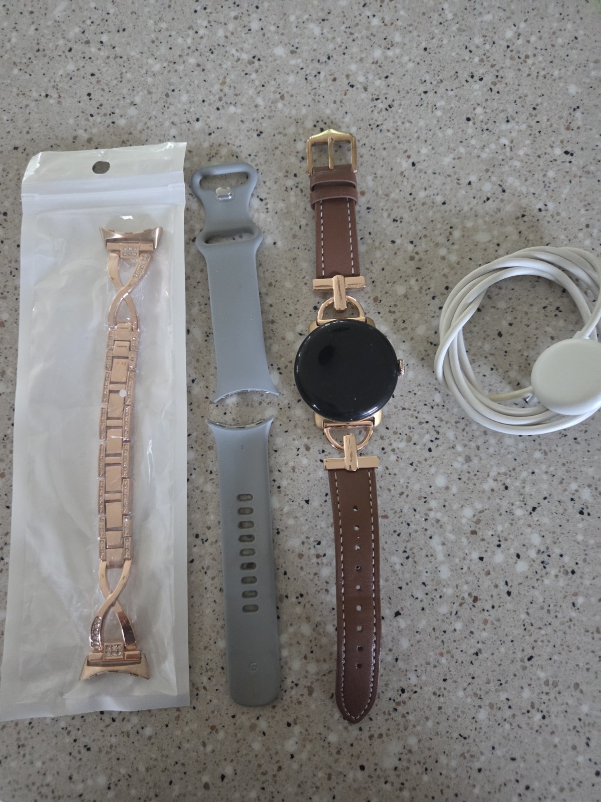 Google Pixel Watch 2 LTE 41 mm Silver with 3 bands – Gray, Rose Gold, Leather