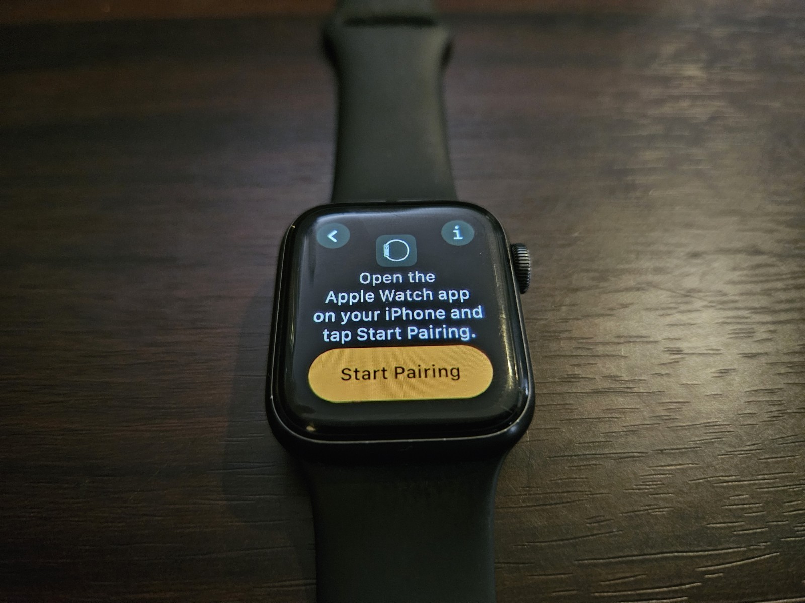 Apple Watch SE Space Grey 40 MM Model A2353 GPS No Cellular