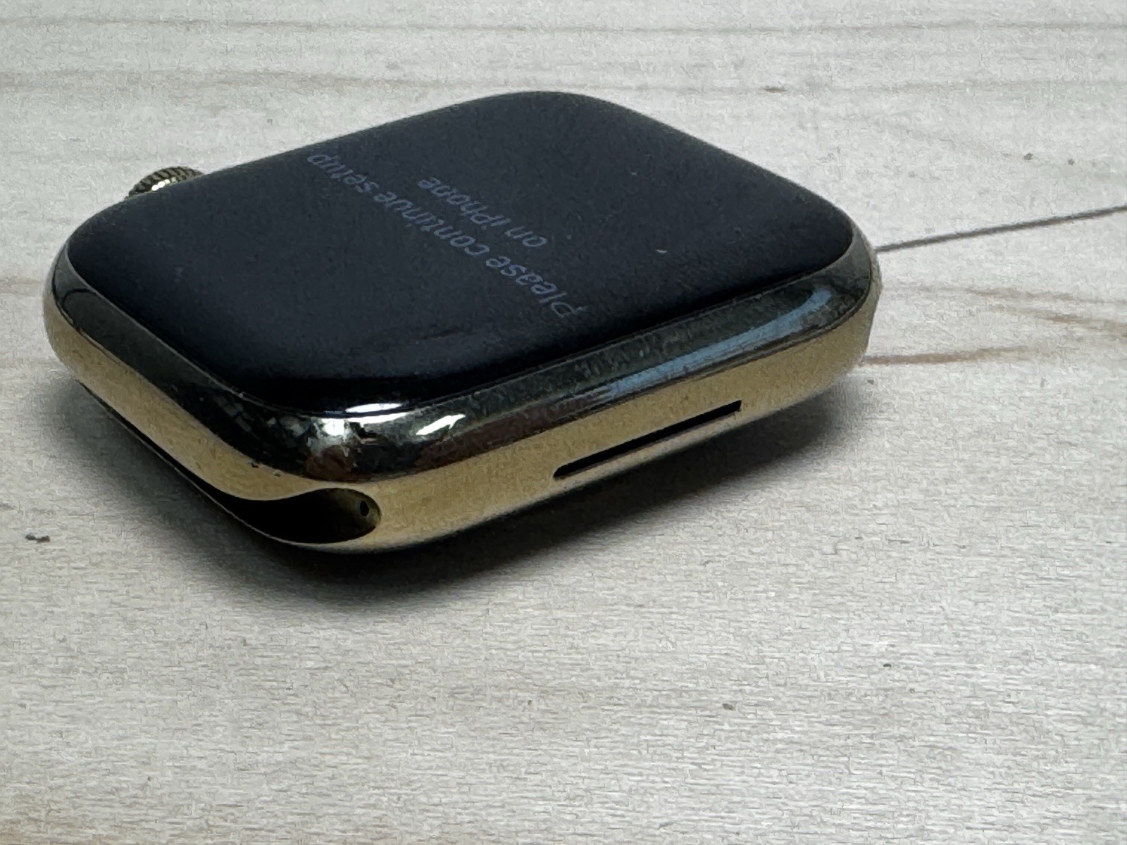 Apple Watch Series 8 41mm GPS + Cellular Stainless Steel Gold – Cracked Back