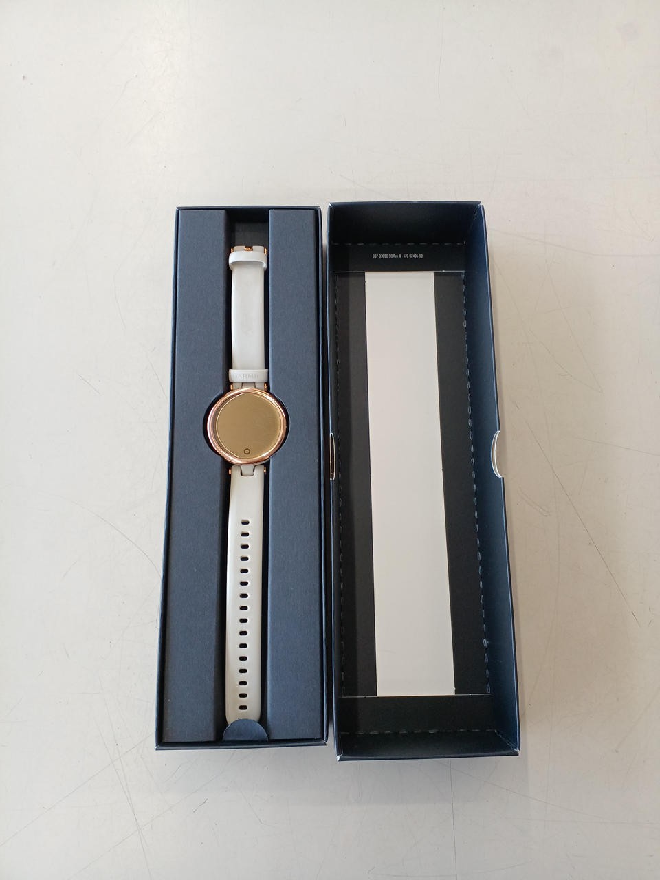 Garmin Lily Sport Smartwatch Android Touch Screen 34.5mm Used with Scratches