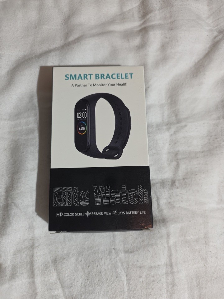 Smart Bracelet/Watch Fitness Tracker Bp step sports/ New in Box