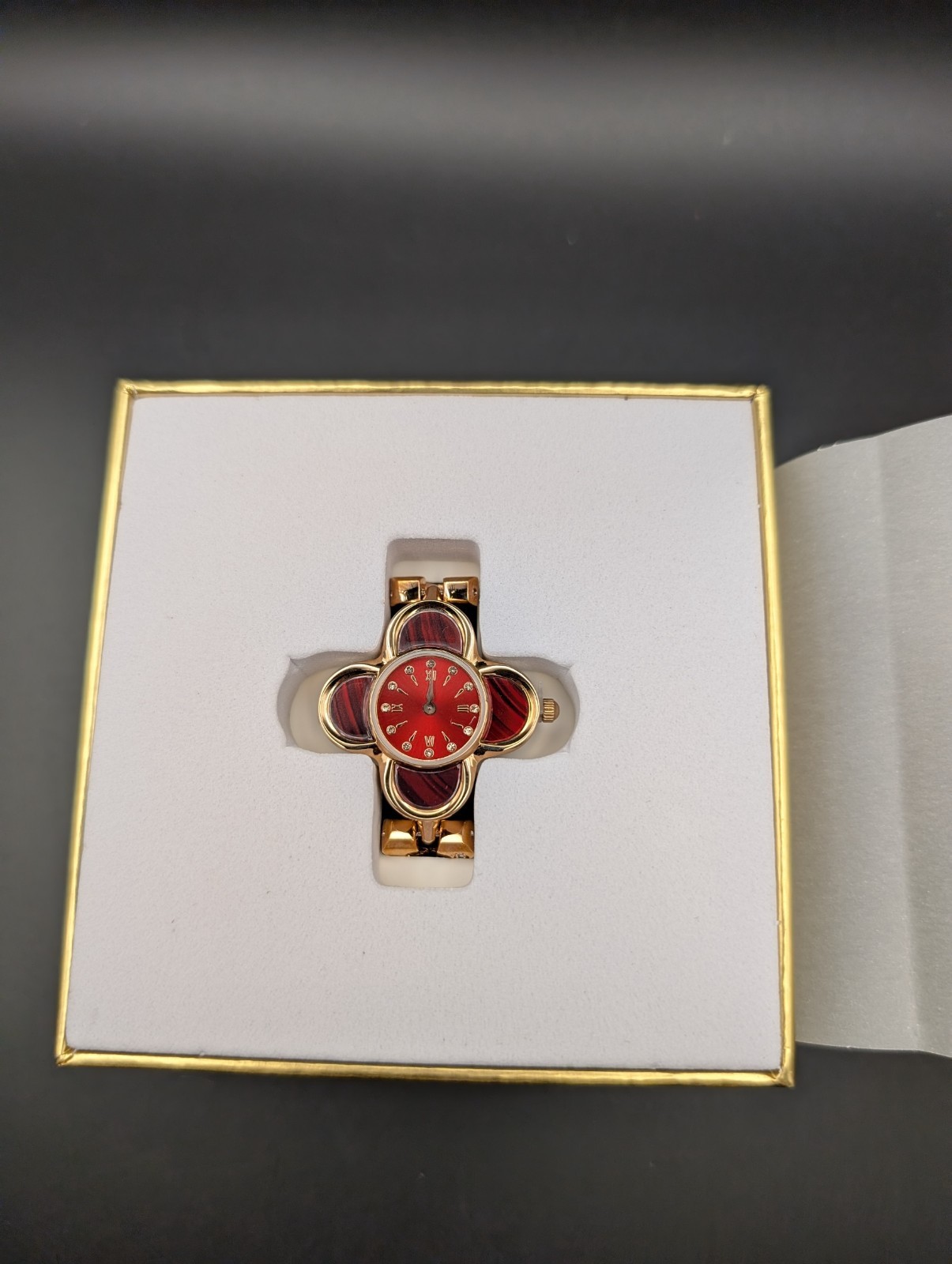 Clover Smart Watch/Bracelet for Android & IOS Gold Tone, Health Tracker