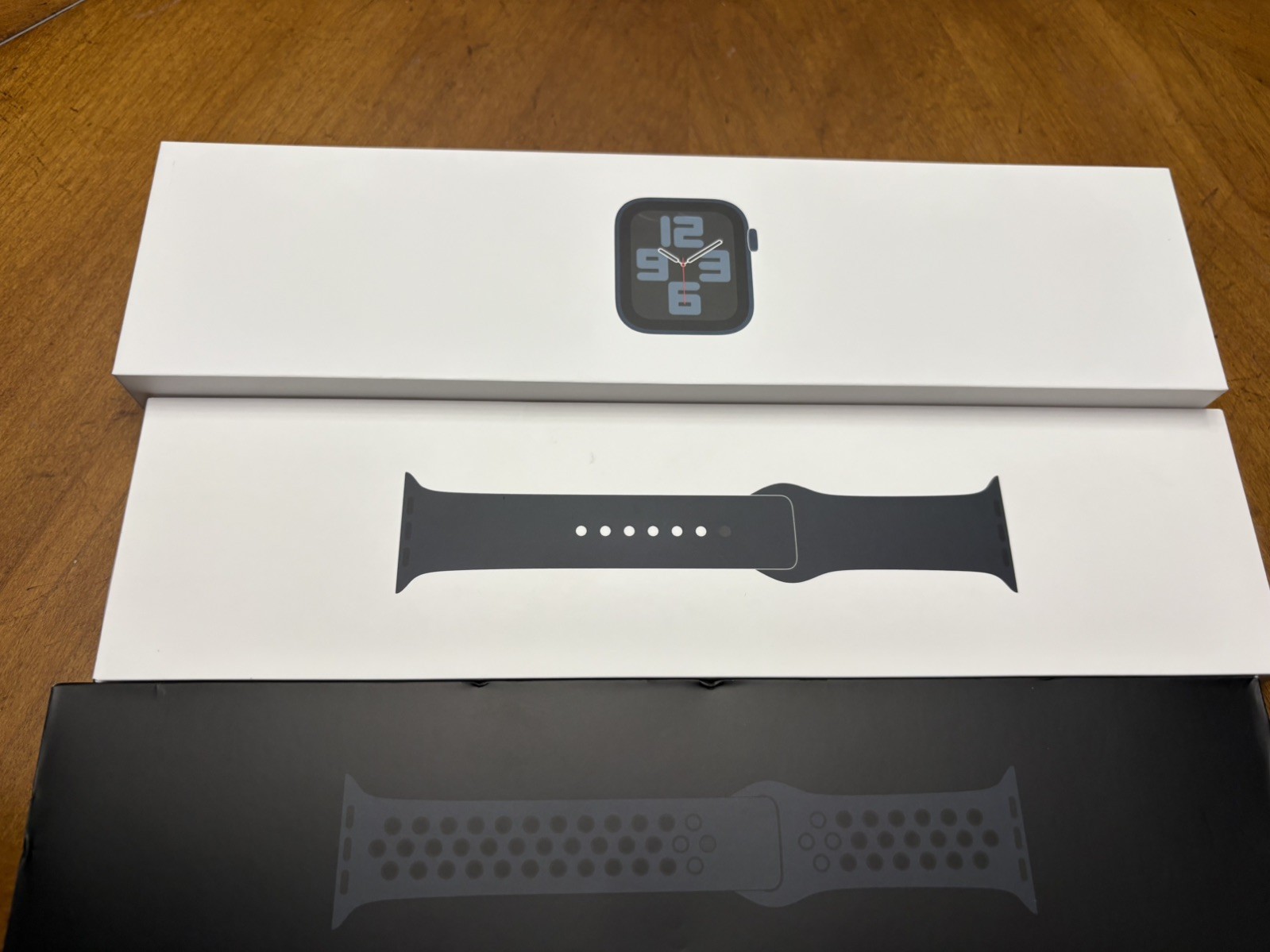 Apple Watch Series SE (2nd Gen) 44,Cellular Unlocked- 2 Bands (Reg + Nike Sport)