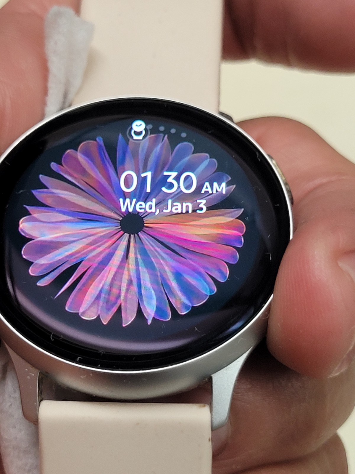 Samsung Galaxy Watch Active 2 SM-R830 40mm Aluminum Case with Pink Band
