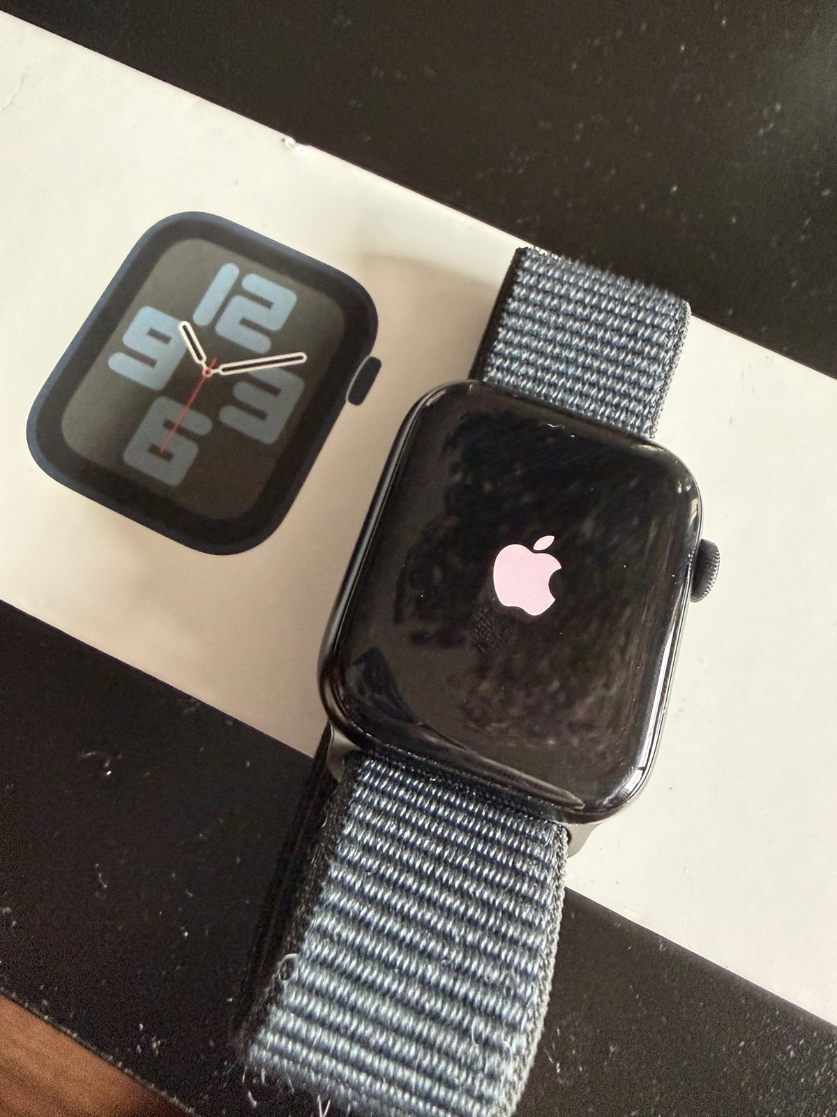 Apple Watch SE 2nd Generation Midnight 44MM GPS Sport Loop A2723
