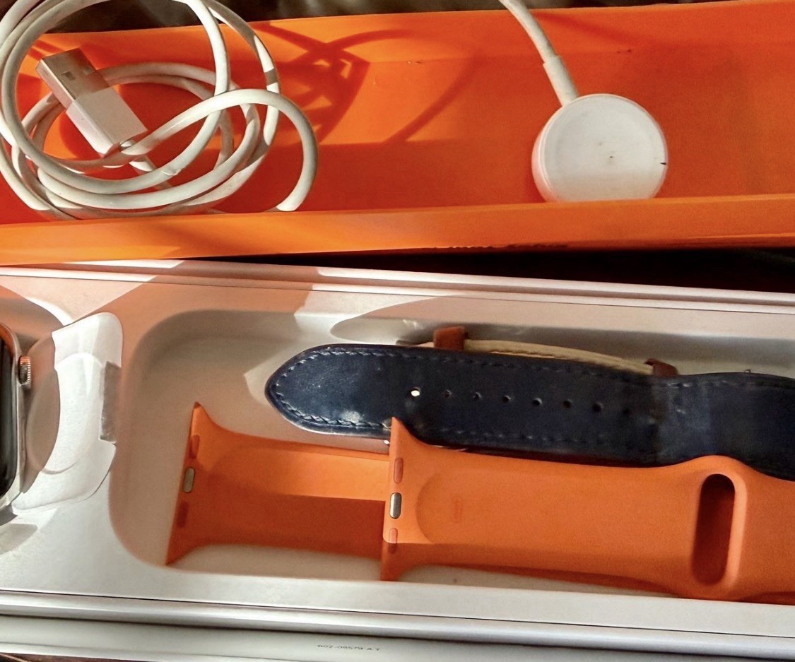 Hermes apple watch 4 – 10.6.1 (21U580) Model Detail 44mm Case – Steel
