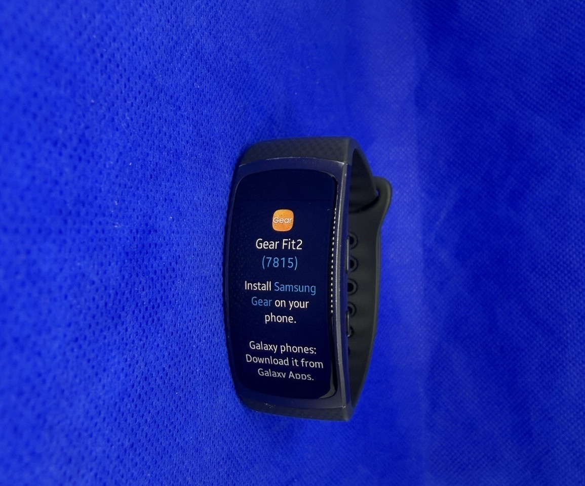 Pre-owned Samsung Gear Fit2 SM-R360 Fitness Smartwatch Band size S