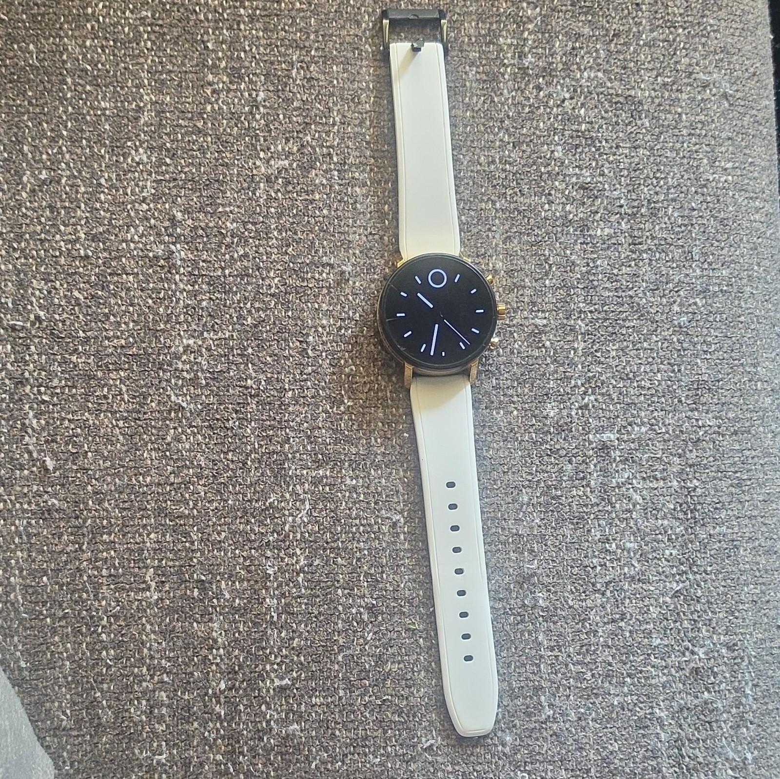 Movado Connect 2.0 40mm Gold Stainless Case White Silicone Band Wear OS 8GB