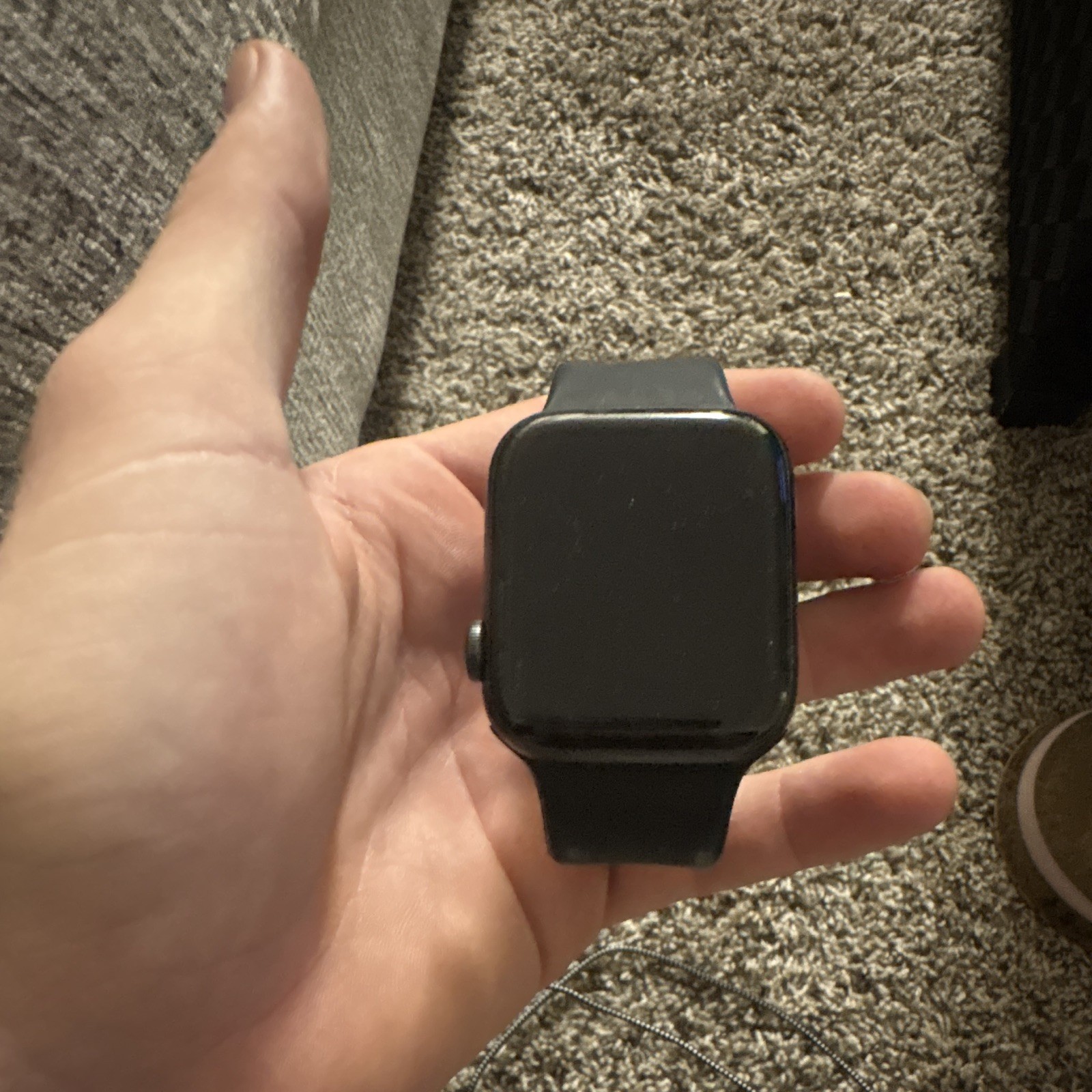 Apple Watch Series 4 44mm Black Aluminum Case Silicone Band HR Monitor 16GB