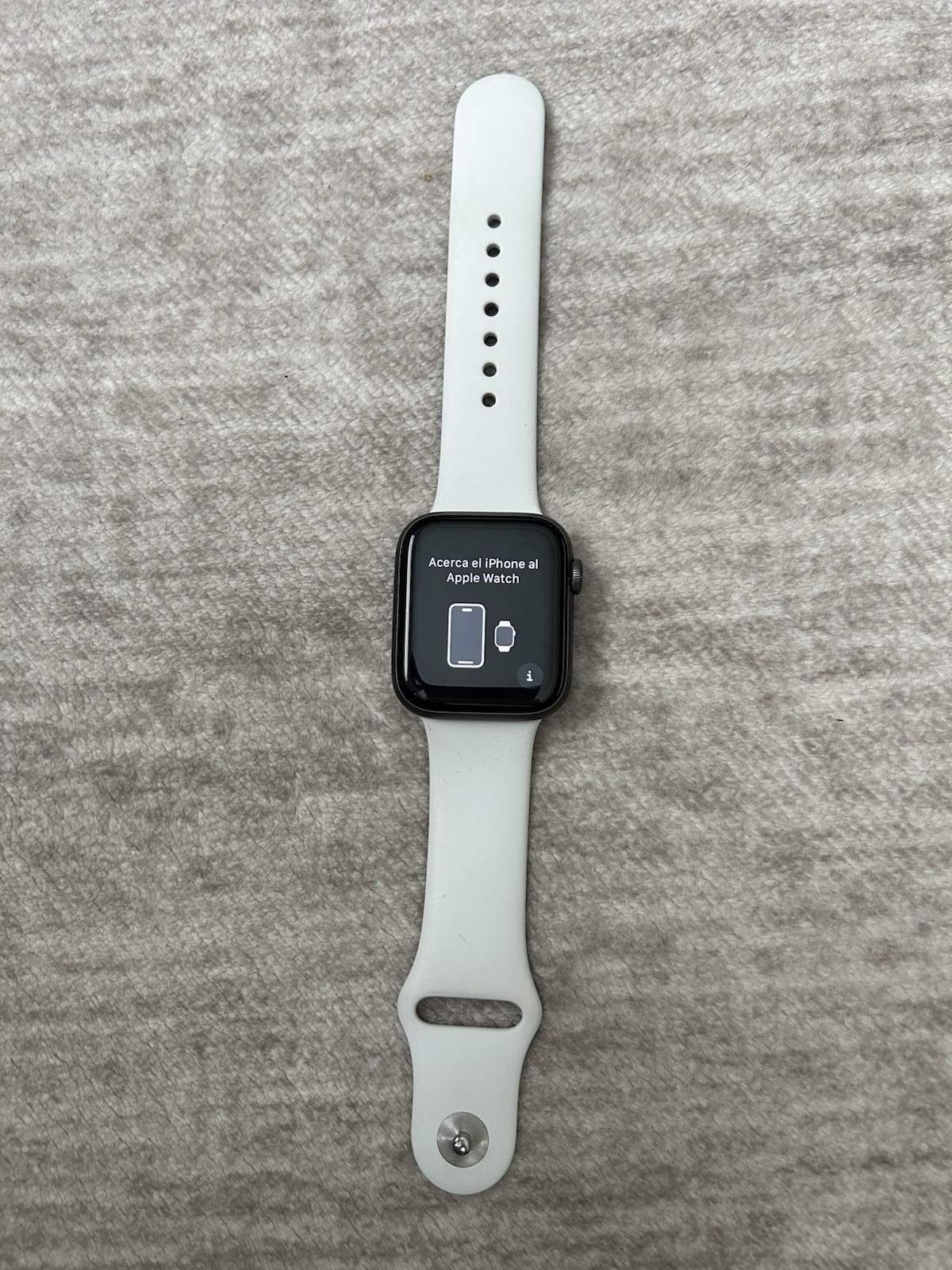 Apple Watch Series 4 44mm Space Gray with White Band (GPS Only)