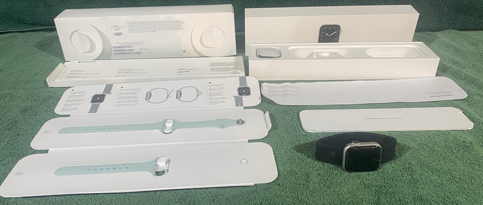 Apple Watch Series 5 40mm Silver Aluminum Case Black Nylon Band Water-Resistant