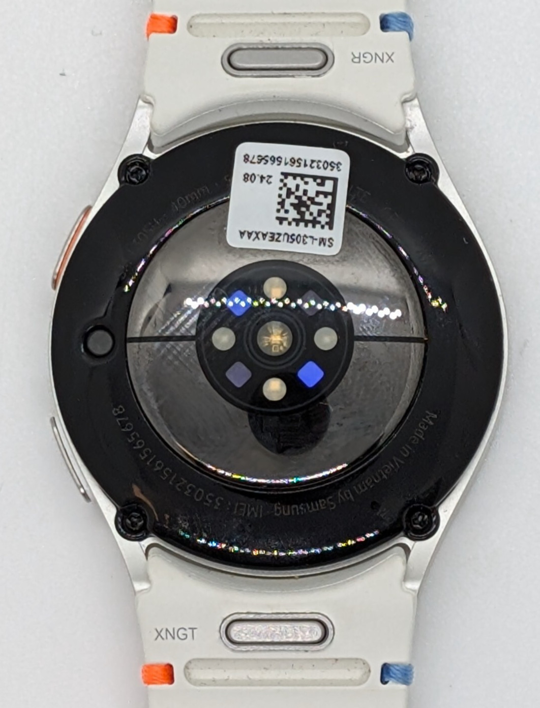 Samsung Galaxy Watch 7 40MM Smart Watch W/ Cream Sport Band – For PARTS/AS-IS!