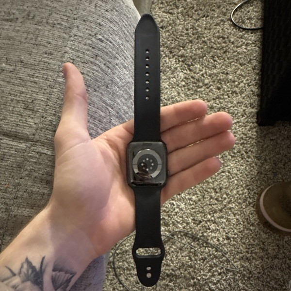 Apple Watch Series 4 44mm Black Aluminum Case Silicone Band HR Monitor 16GB