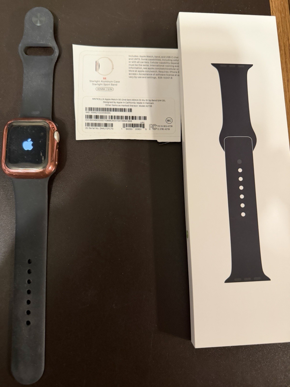 Apple Watch SE (2nd Gen) 40mm Starlight Aluminum GPS 32GB Black Band