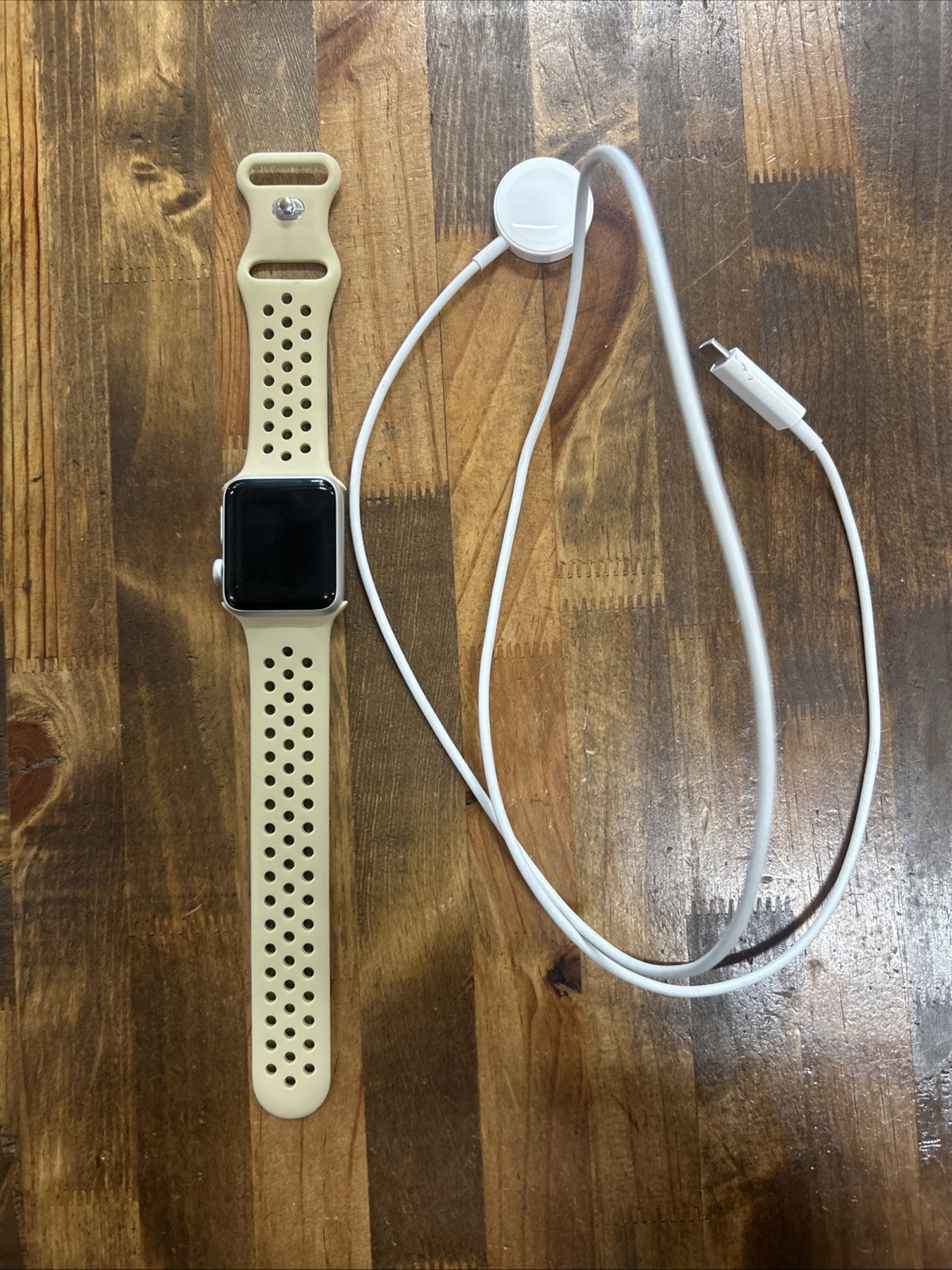 Apple Watch Series 3 38mm Aluminium Case Sand Sport Band GPS WR-50M