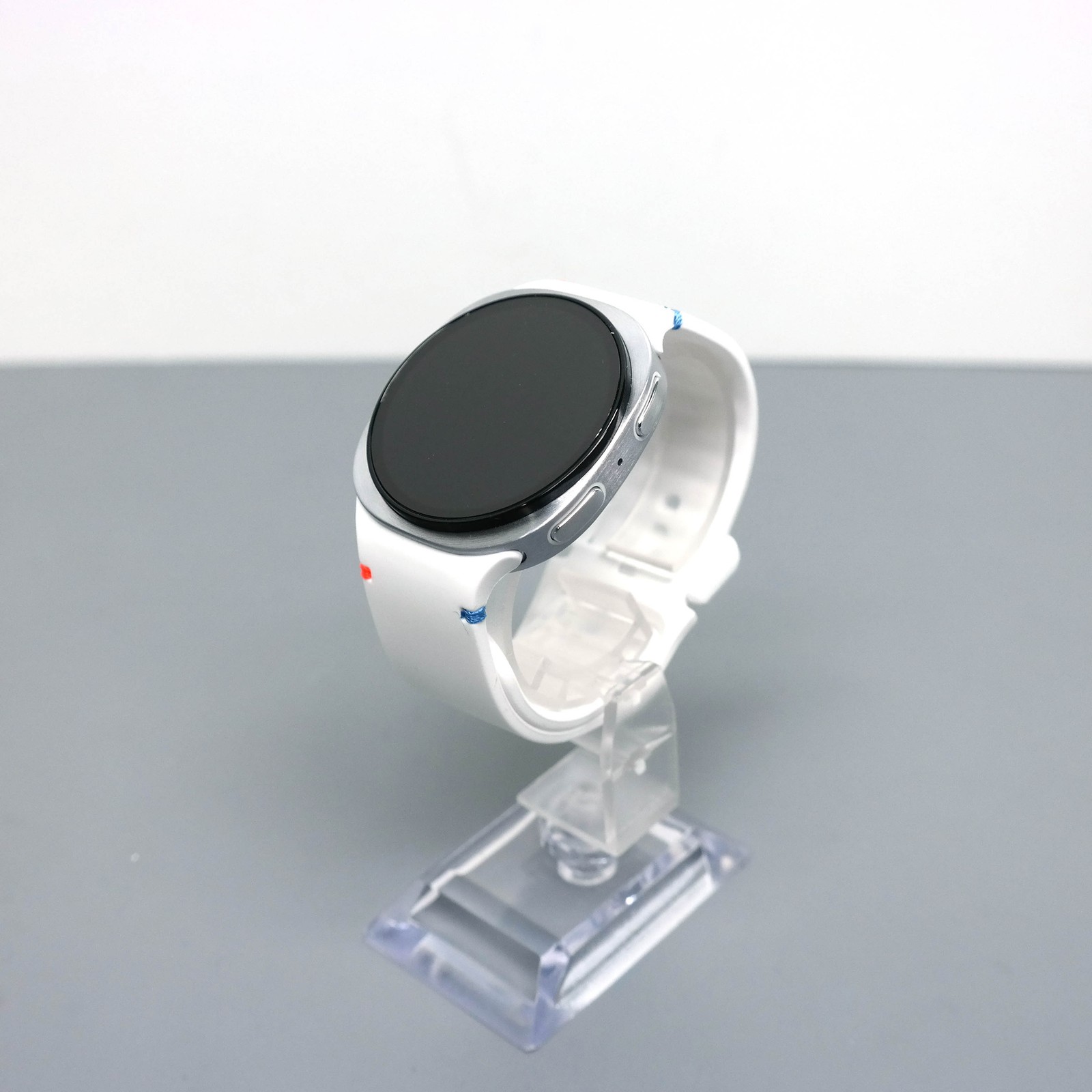Samsung Galaxy Watch8 SM-L320 Aluminum Smartwatch 40mm – Silver