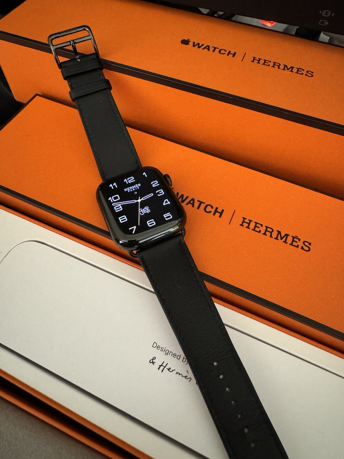 Apple Watch Hermès Series 7 45mm Cellular Space Black Perfect Battery 91%