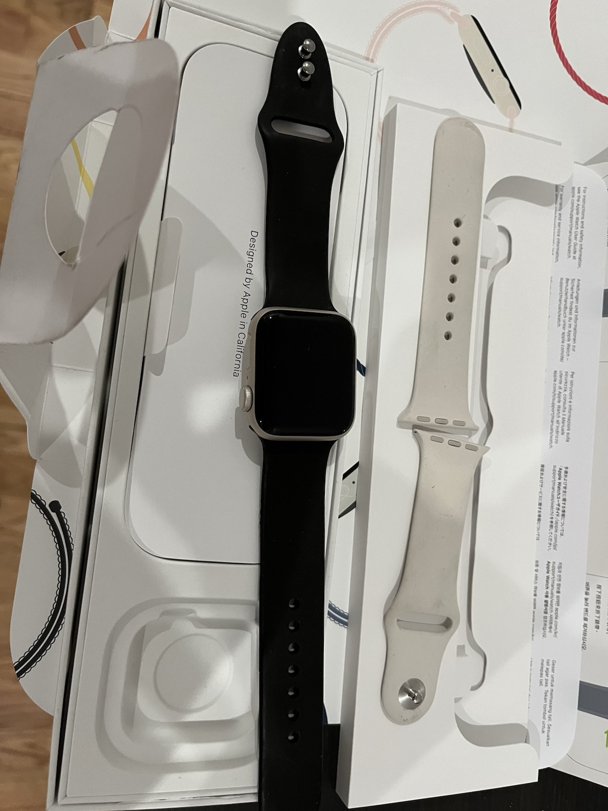 40 MM Apple Watch Sencond Gen Two Bands Has GPS Links To Any iPhone Any Carrier