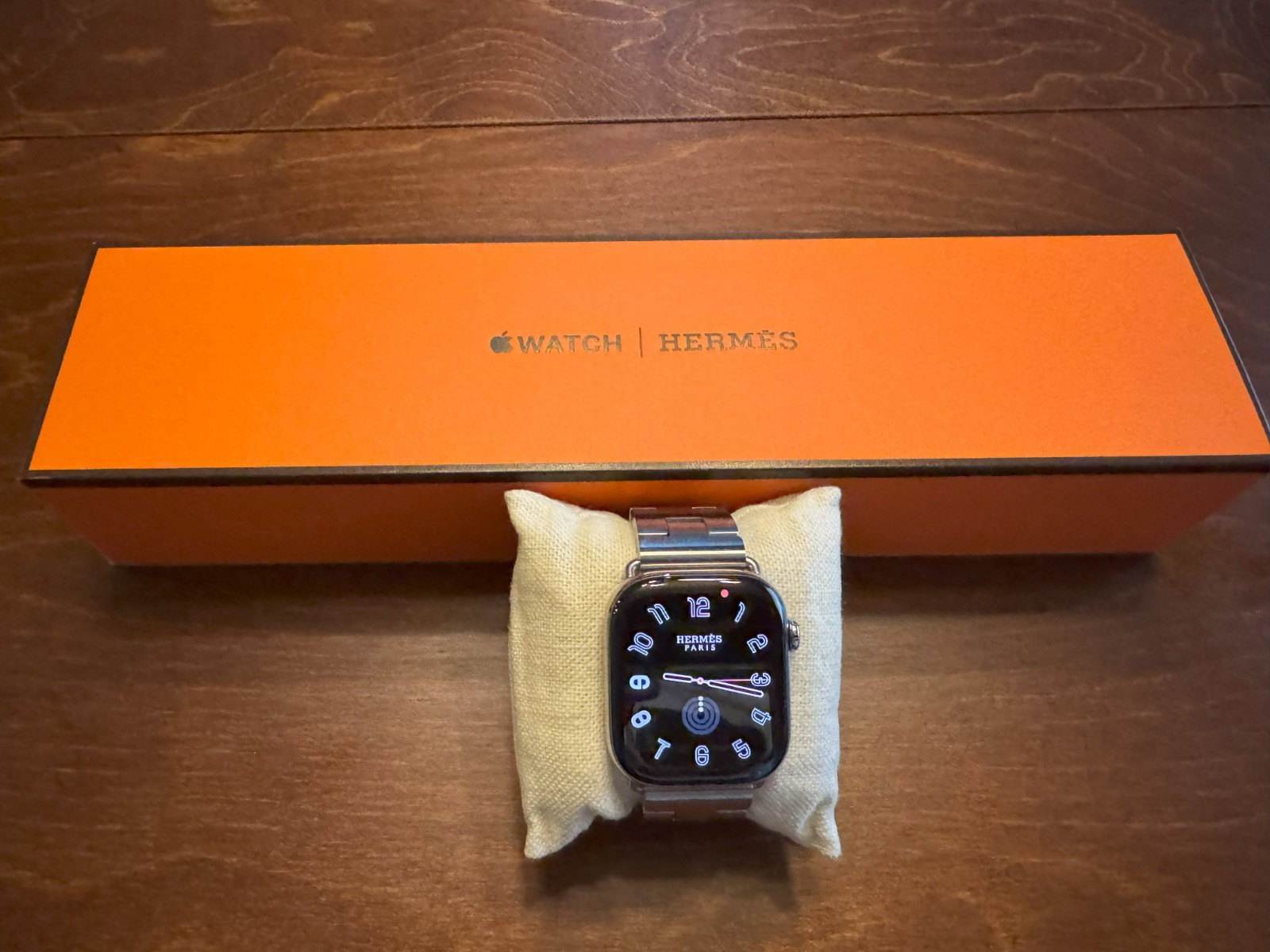 Apple Watch HERMES Series 10, 46mm – Silver Titanium with Large GRAND H Band