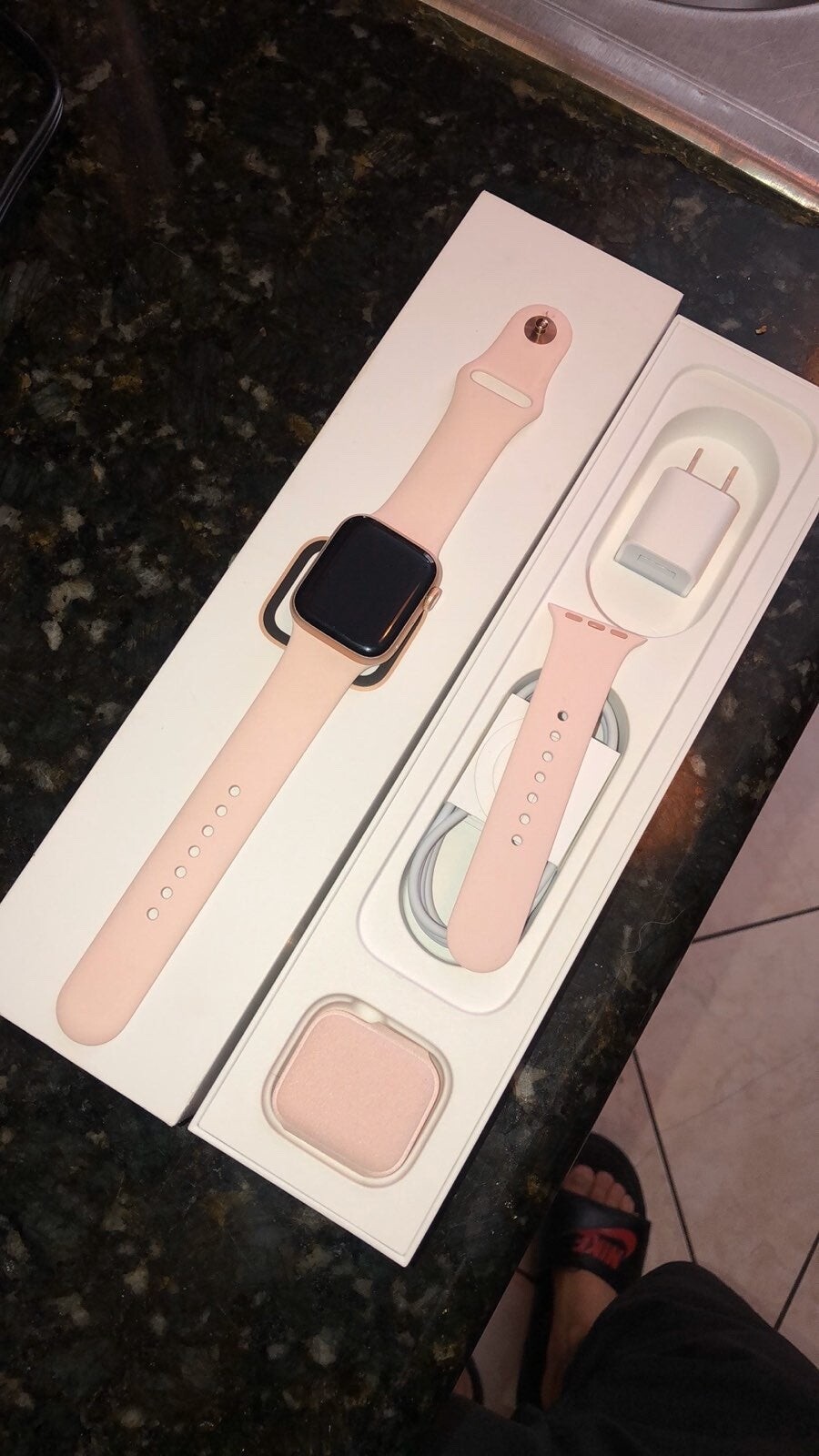 Apple Watch Series 5 MWWP2LL/A GPS & Cellular 40mm Smartwatch – Pink Sand