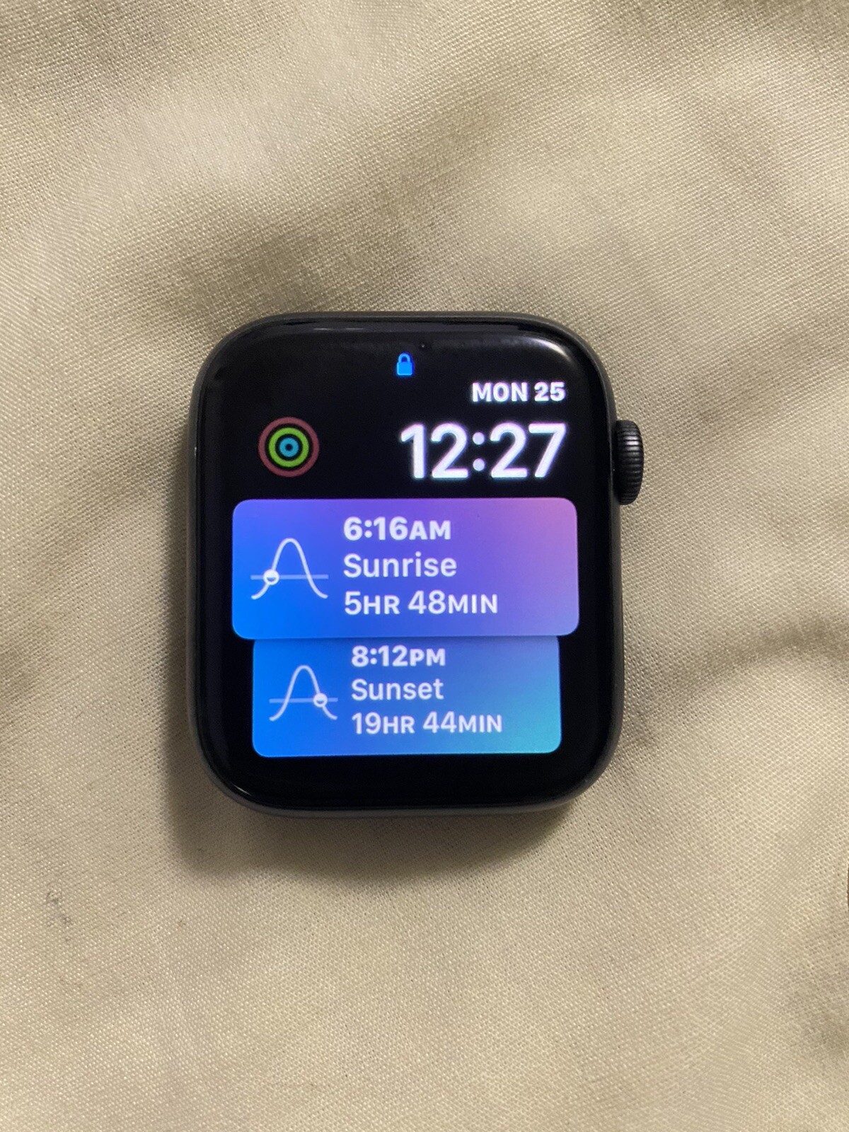Apple A1978 Seria 4 Aluminum Case 16 GB Smart Watch – Gray