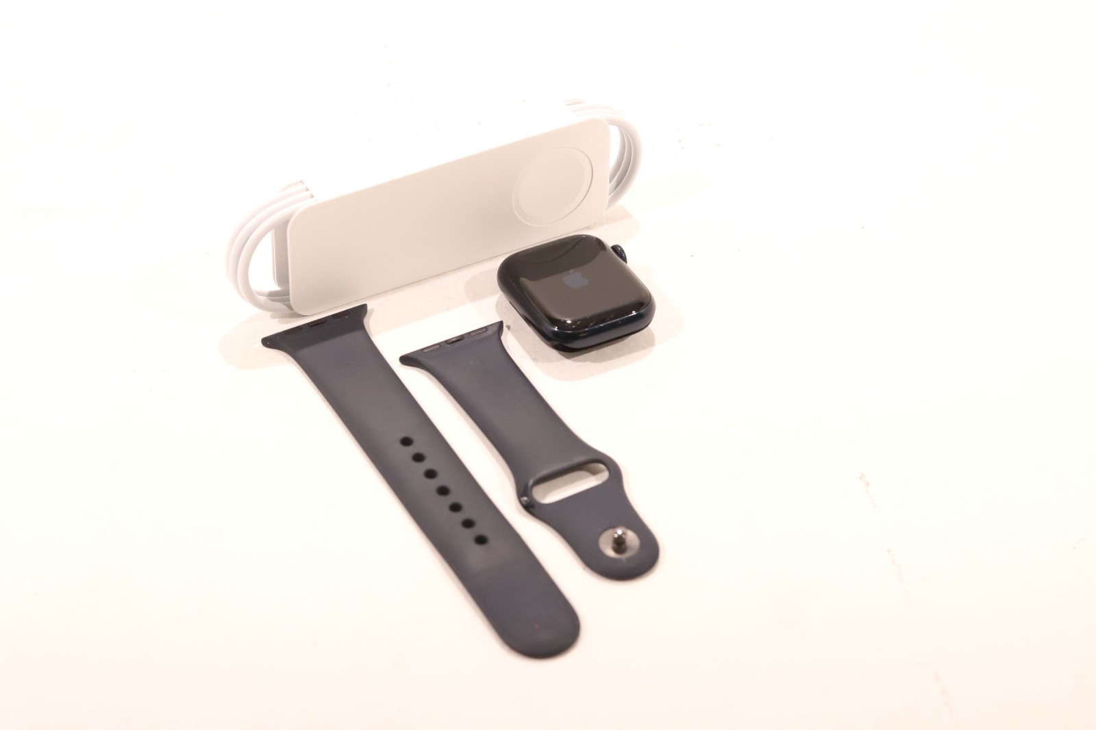 Apple Watch Series-8 41mm A2772 Midnight W/Mid SP Band M/L CEL P/N: MNUW3LL/A