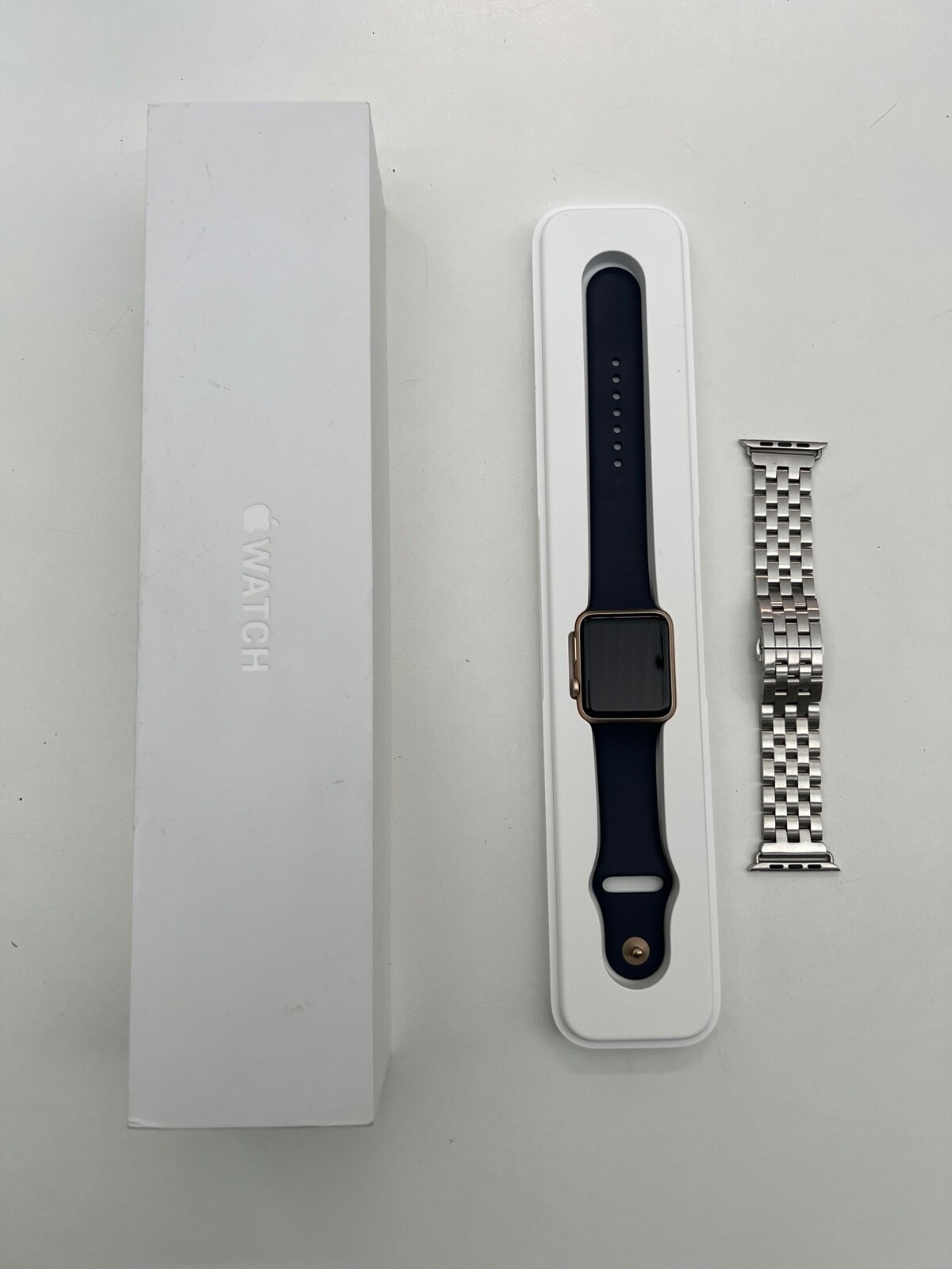 Apple Watch Sport 42mm 7000 Series Retina Display w/ extra aluminum band