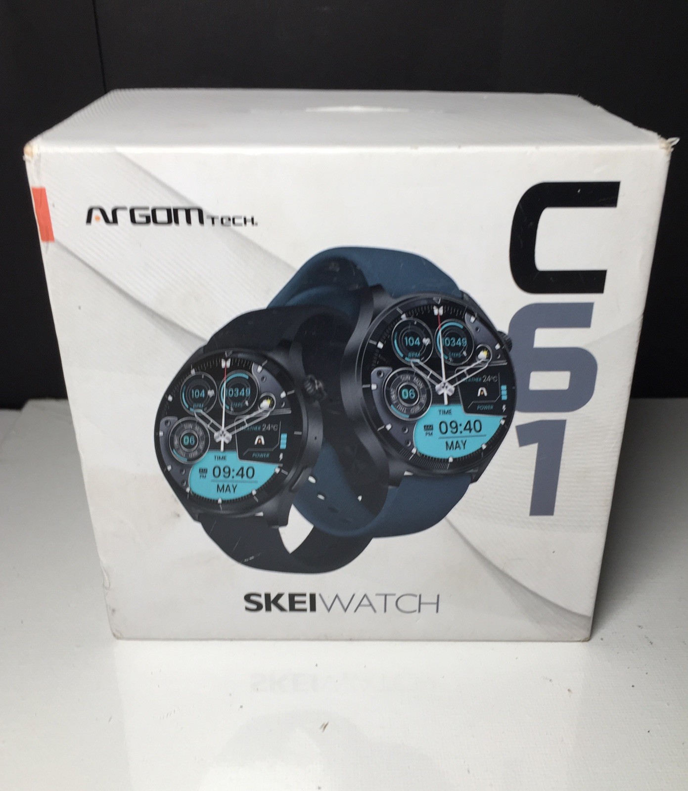 SkeiWatch C61 Smartwatch — Box & Accessories Included — AS-IS / Powers On