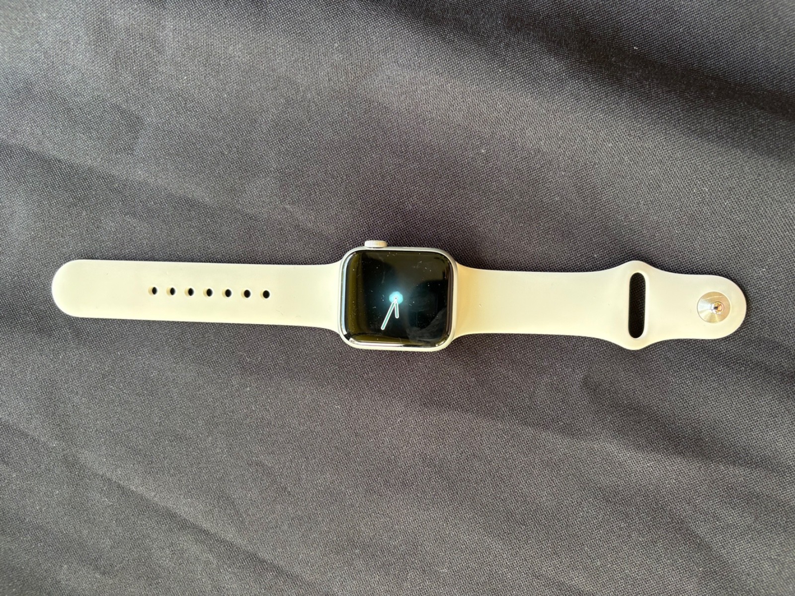 Apple 10.5 Watch 40MM 32 GB Aluminun Case Model A2722 Used