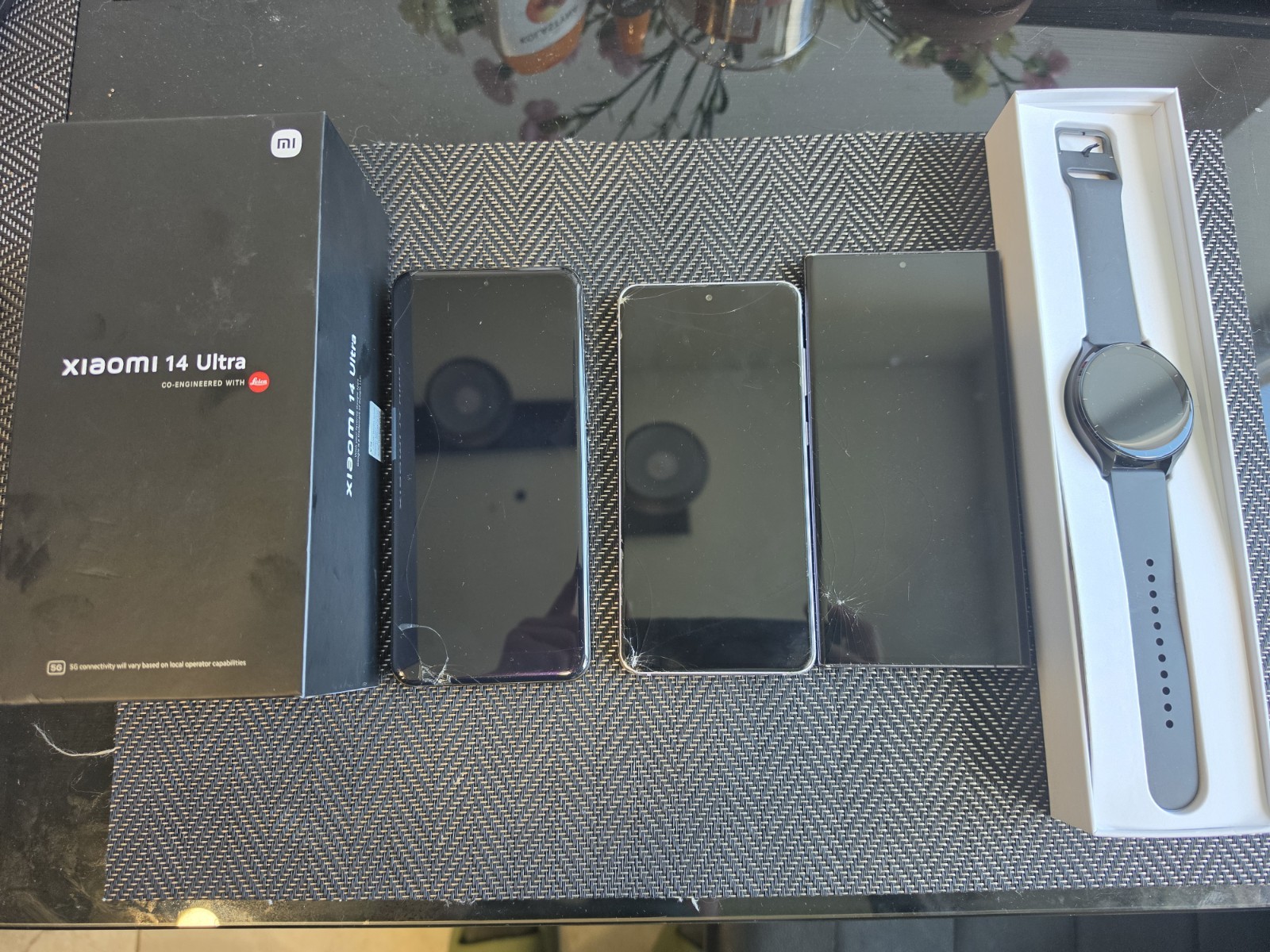3 Smartphones and 1 Smartwatch