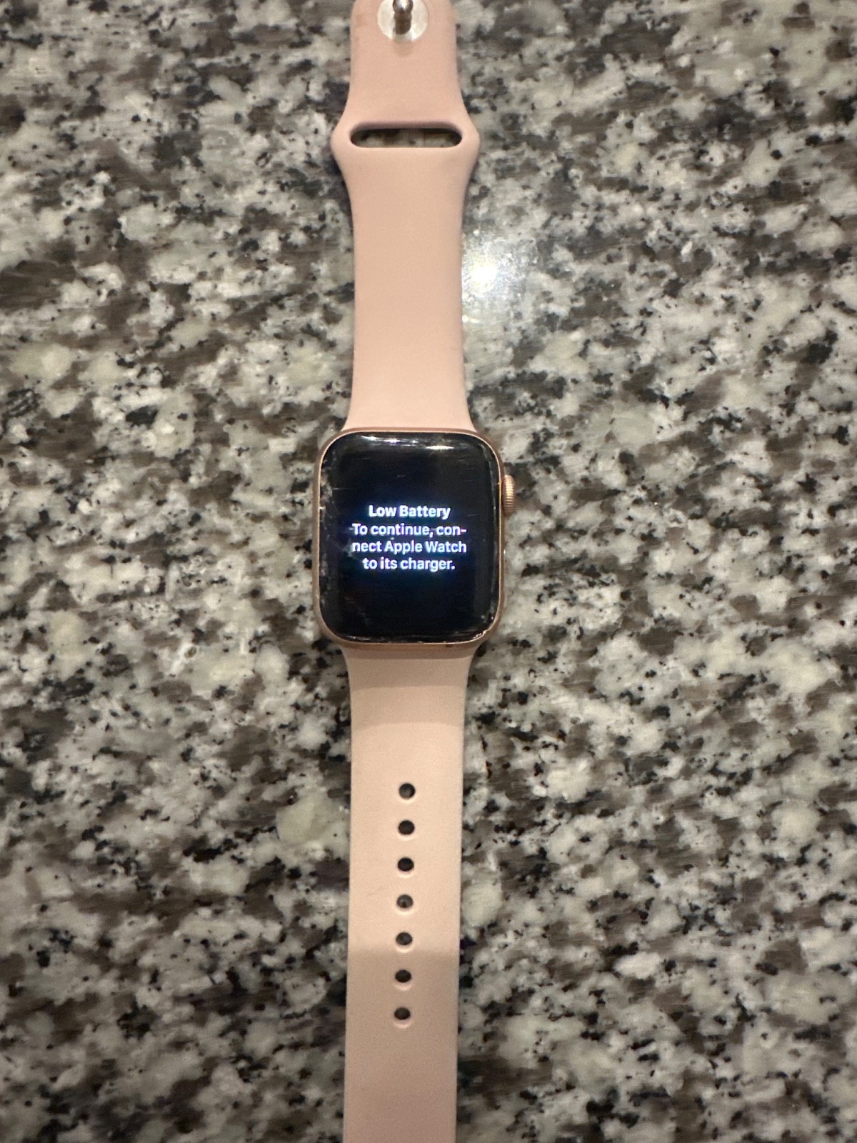 Apple Watch Series 5 40mm Aluminum Gold Case Pink Sand Sport Band – MWV72LL/A