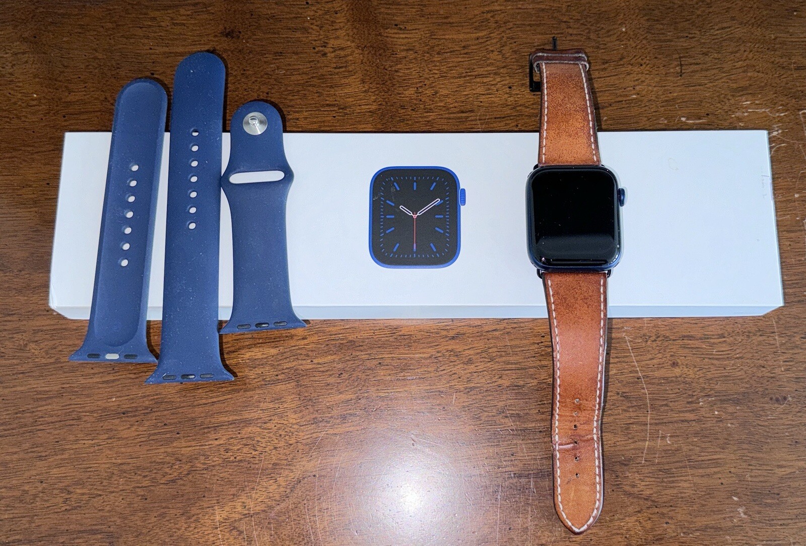 Apple Watch Series 6 44 mm Blue Aluminum Case with Deep Navy Sport Band…