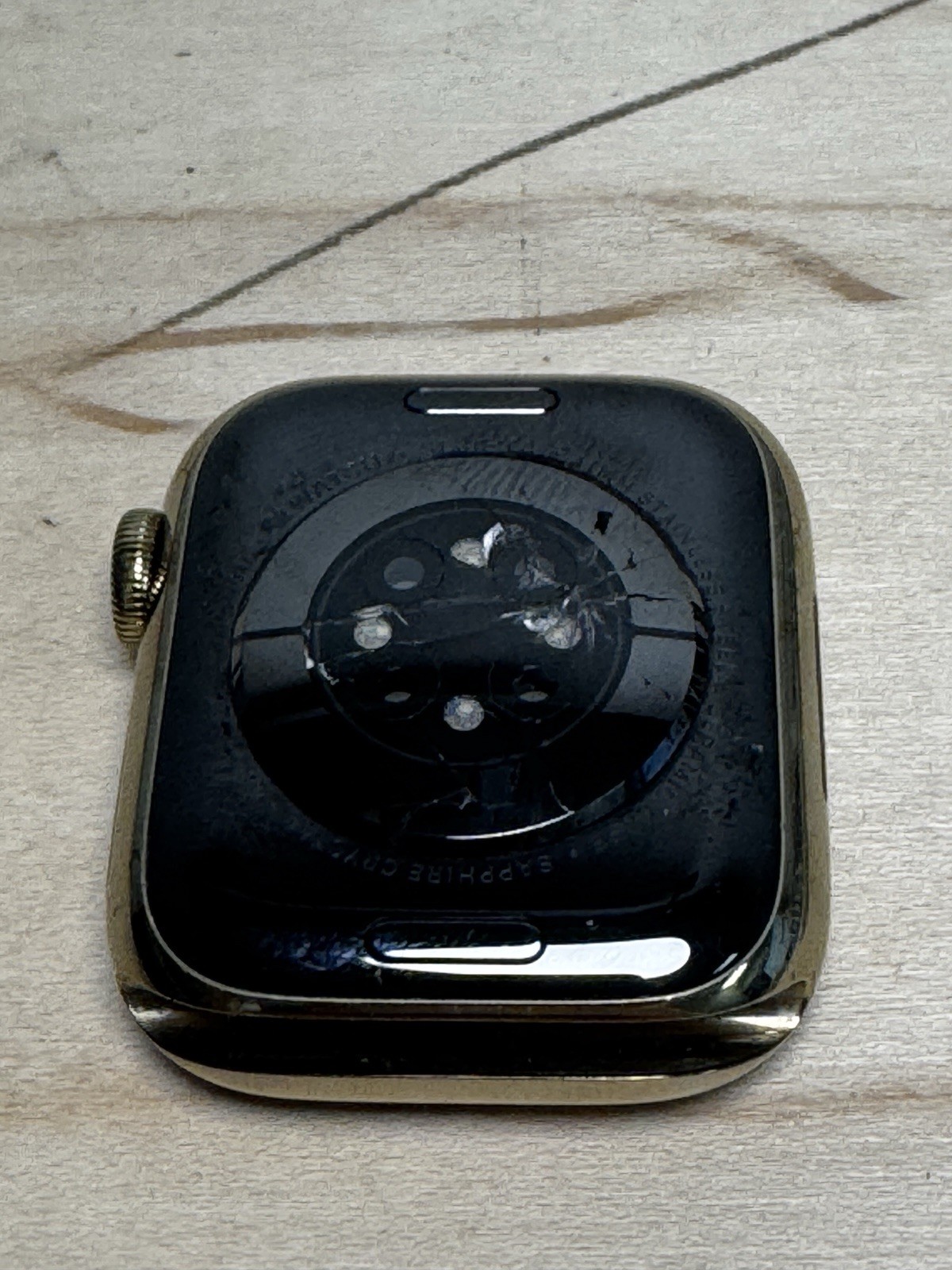 Apple Watch Series 8 41mm GPS + Cellular Stainless Steel Gold – Cracked Back
