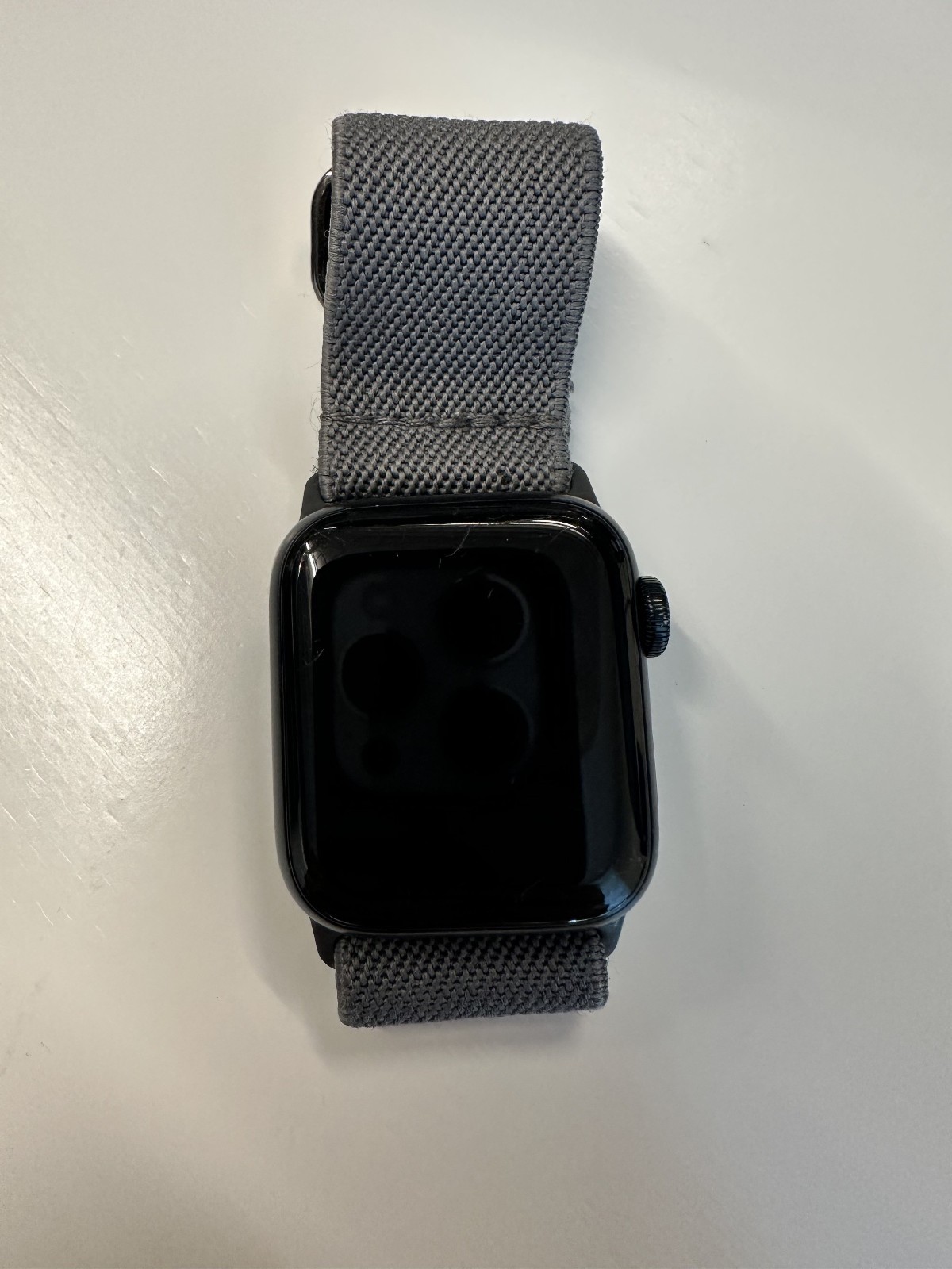 Apple Watch SE (2nd Generation) 40mm Midnight Aluminium Case with Midnight Sport