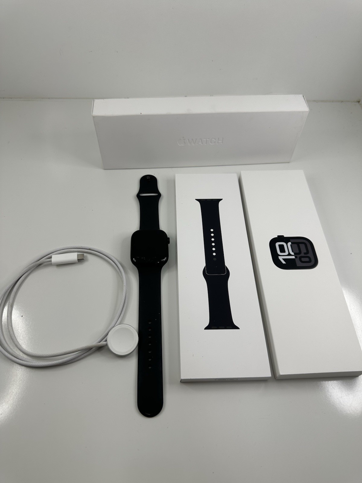 Apple Watch Series 10 46mm Jet Black Cracked Glass w/Box Tested & Works