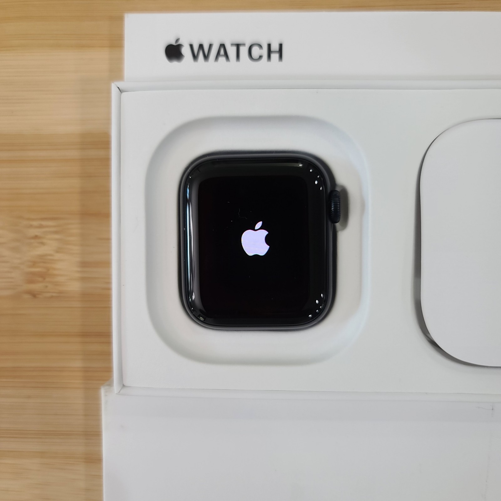 Apple Watch SE 2nd Gen GPS 40mm Midnight Case w Sport Band S/M MXE73LL/A 2024