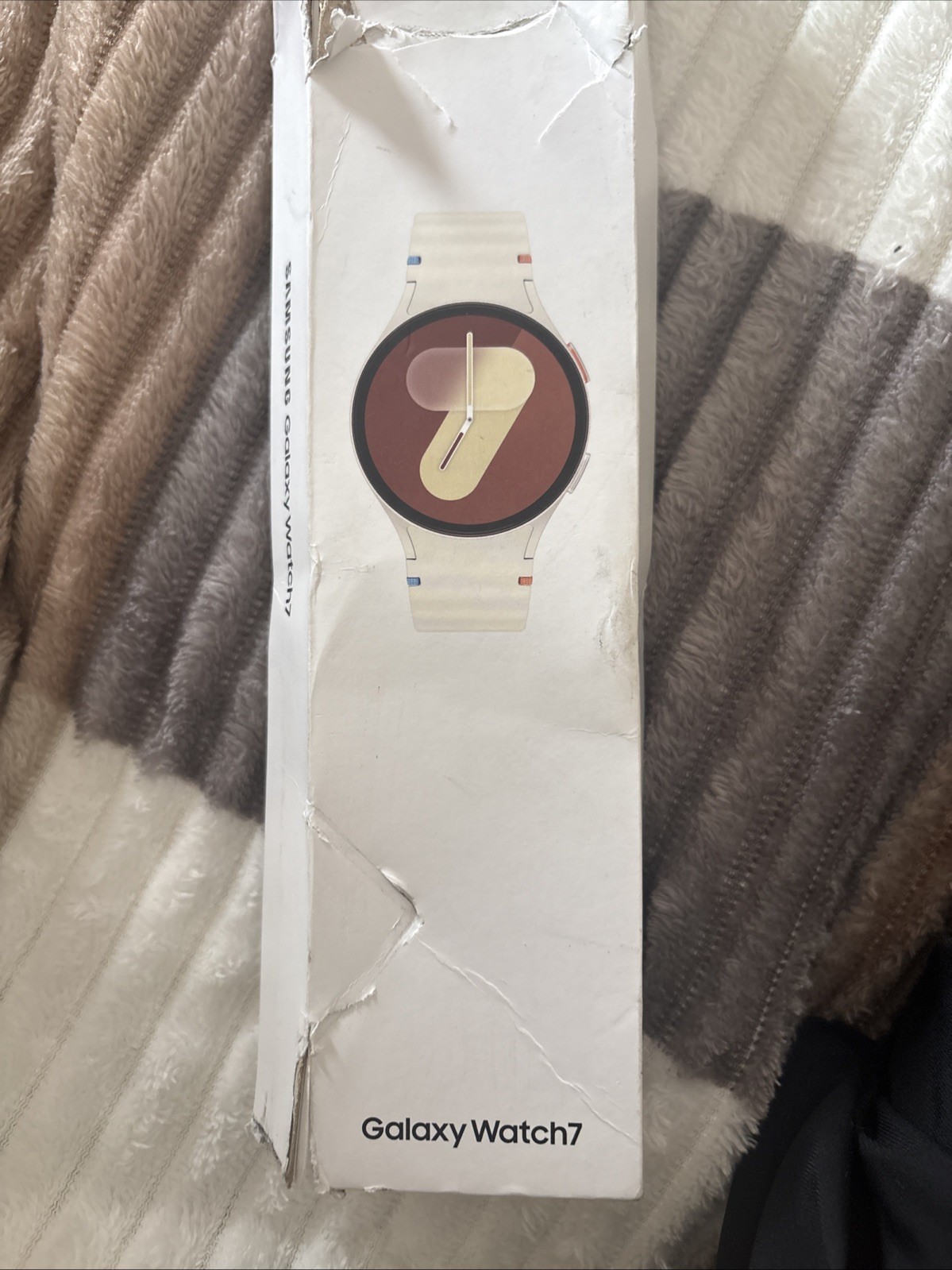 Samsung Galaxy Watch7 Wi-Fi, GPS, Bluetooth, 40mm, Cream Box Damage Still Sealed