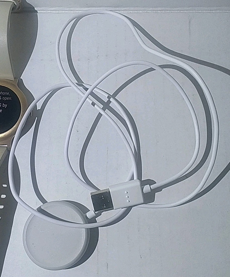 LG Smart Watch LGW270 Rose Gold Unisex GPS WIFI Capable Working Excellent Cond.