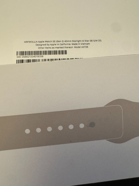 Apple Watch SE (Gen 2) 40mm Starlight Aluminum MRFW3LL/A NEW NIB Sport Band
