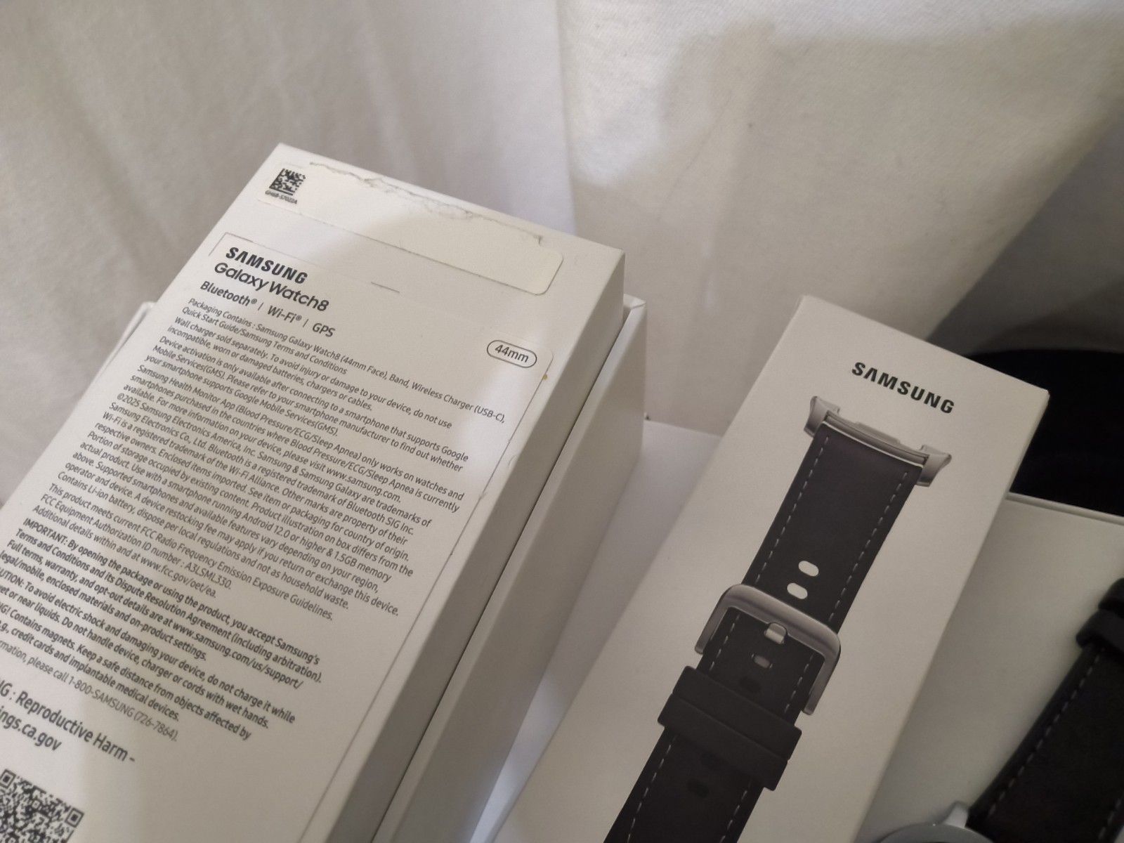 Samsung Galaxy Watch 8 44mm Graphite WiFi/Bluetooth Hybrid Leather Band Open Box