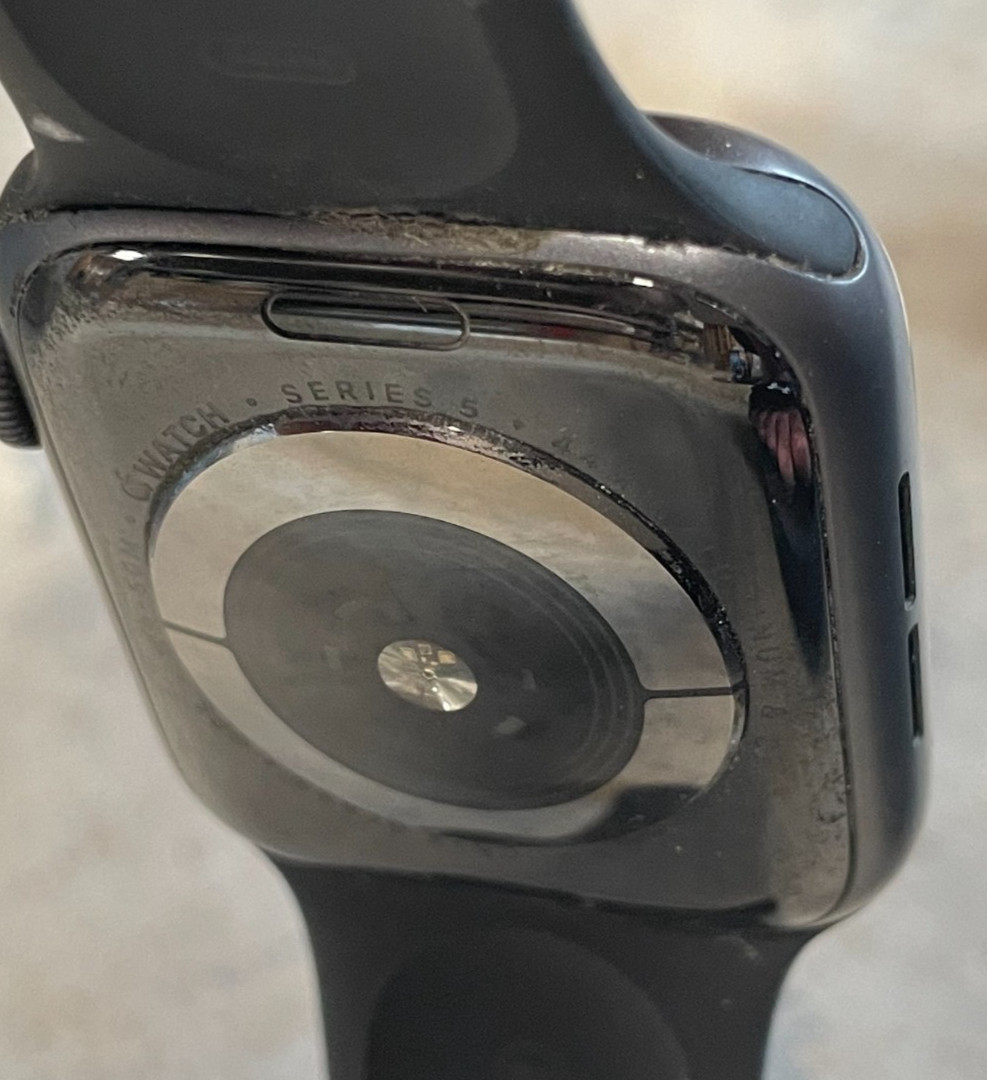 Apple Watch Series 5, Black Sport Band