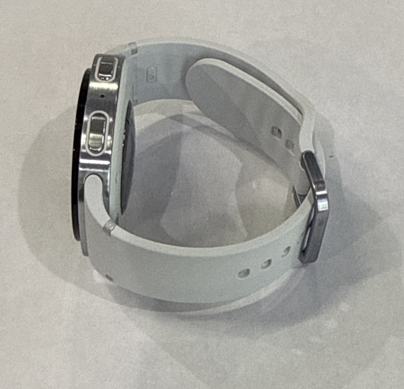 Samsung Galaxy Watch 8 40mm Bluetooth, Silver – Mint Condition!! SM-L325U